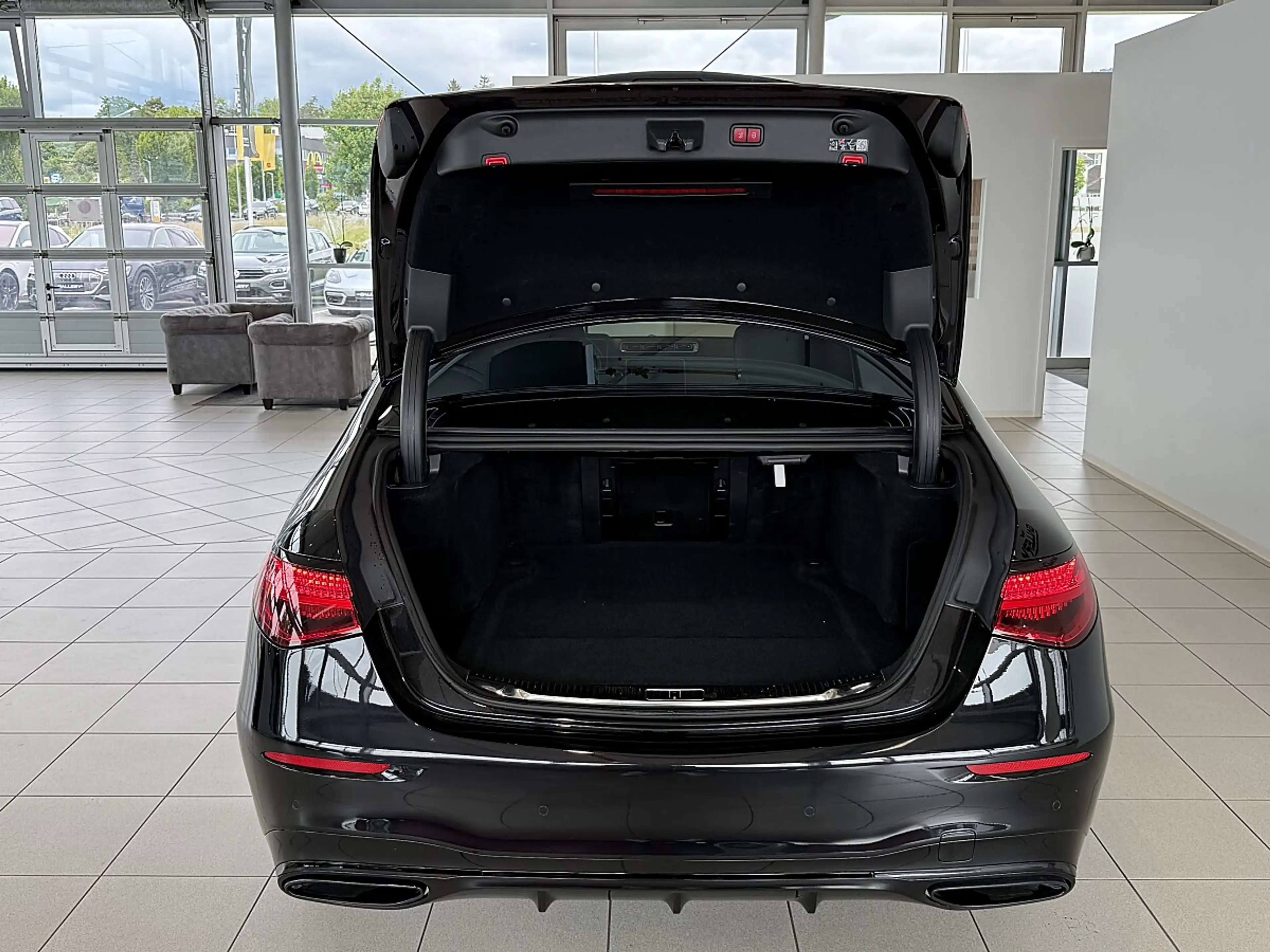 Mercedes-Benz S 580 e lang Aut.*AMG-Line*Panorama*21"*Luft*360° — photo 6
