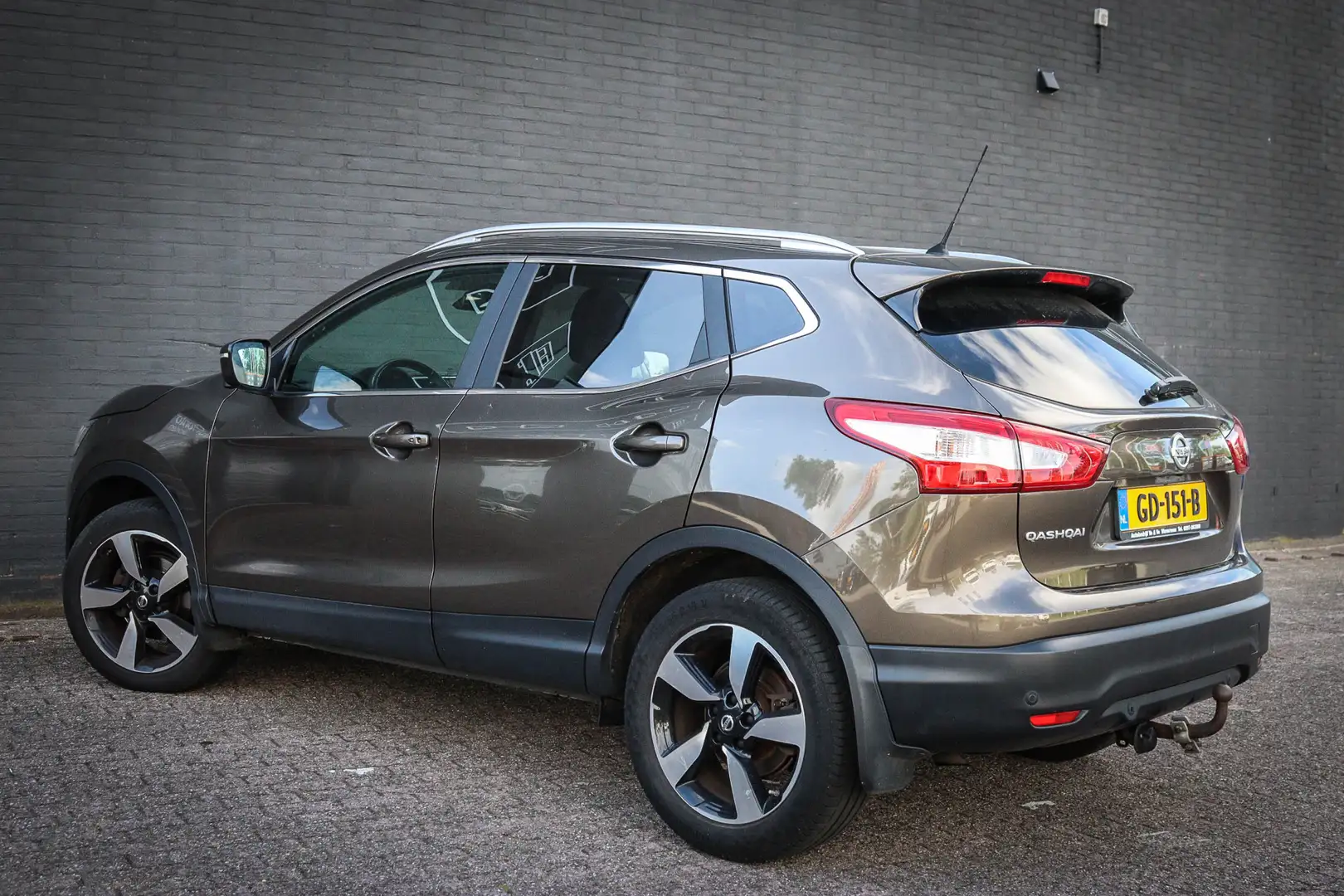 Nissan Qashqai 1.2 Connect Edition Net binnen; Jouw droomauto? Bruin - 2