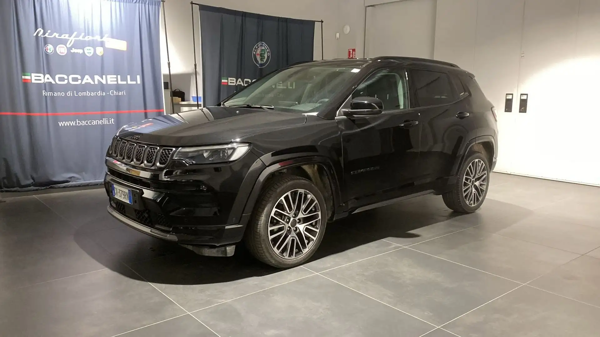 Jeep Compass Compass 1.5 Turbo T4 130 CV MHEV 2WD Summit Negro - 1