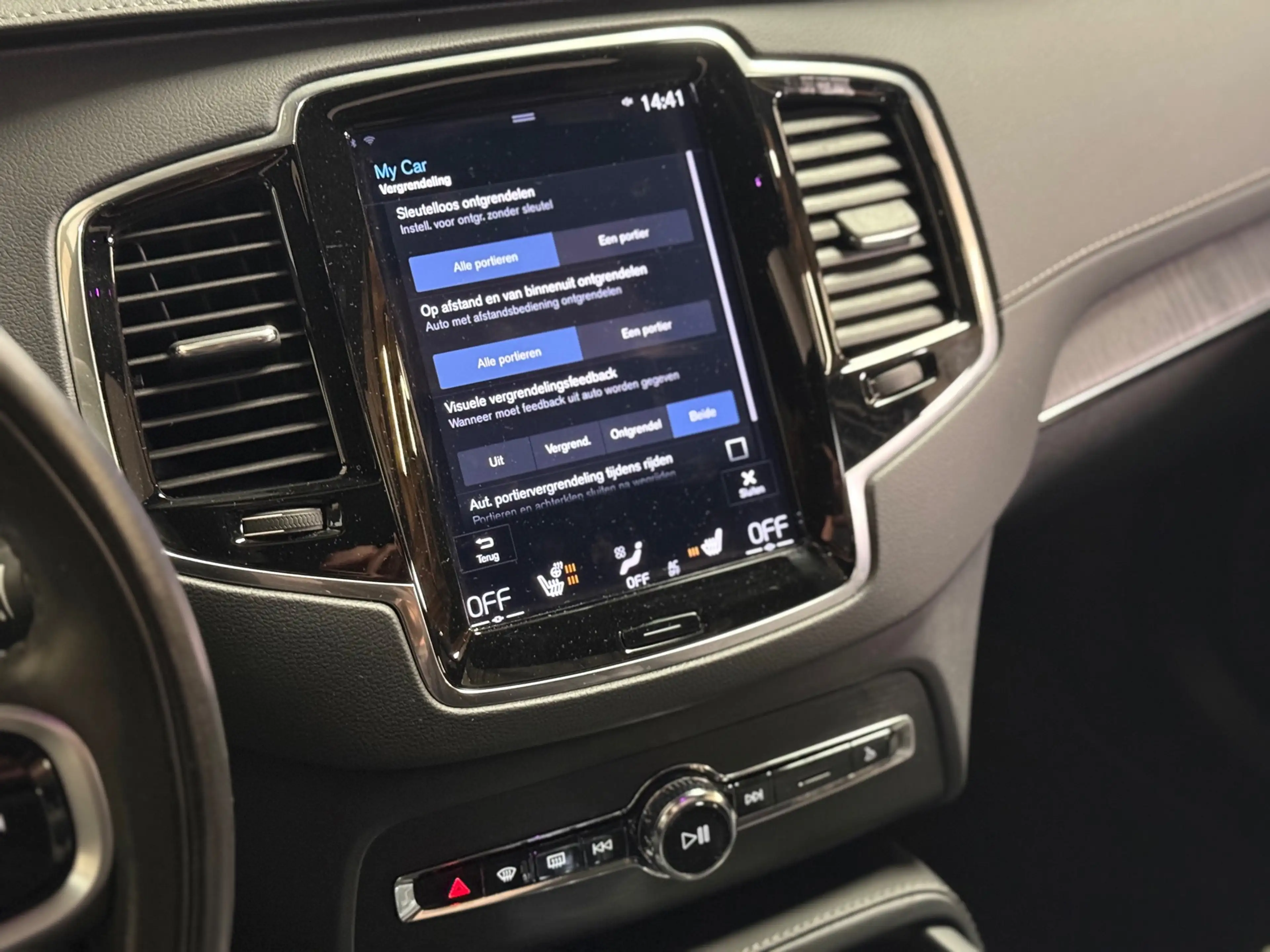 Volvo XC90 2.0 T8 Recharge AWD R-Design | Pano | Stuur/Stoelv — photo 30