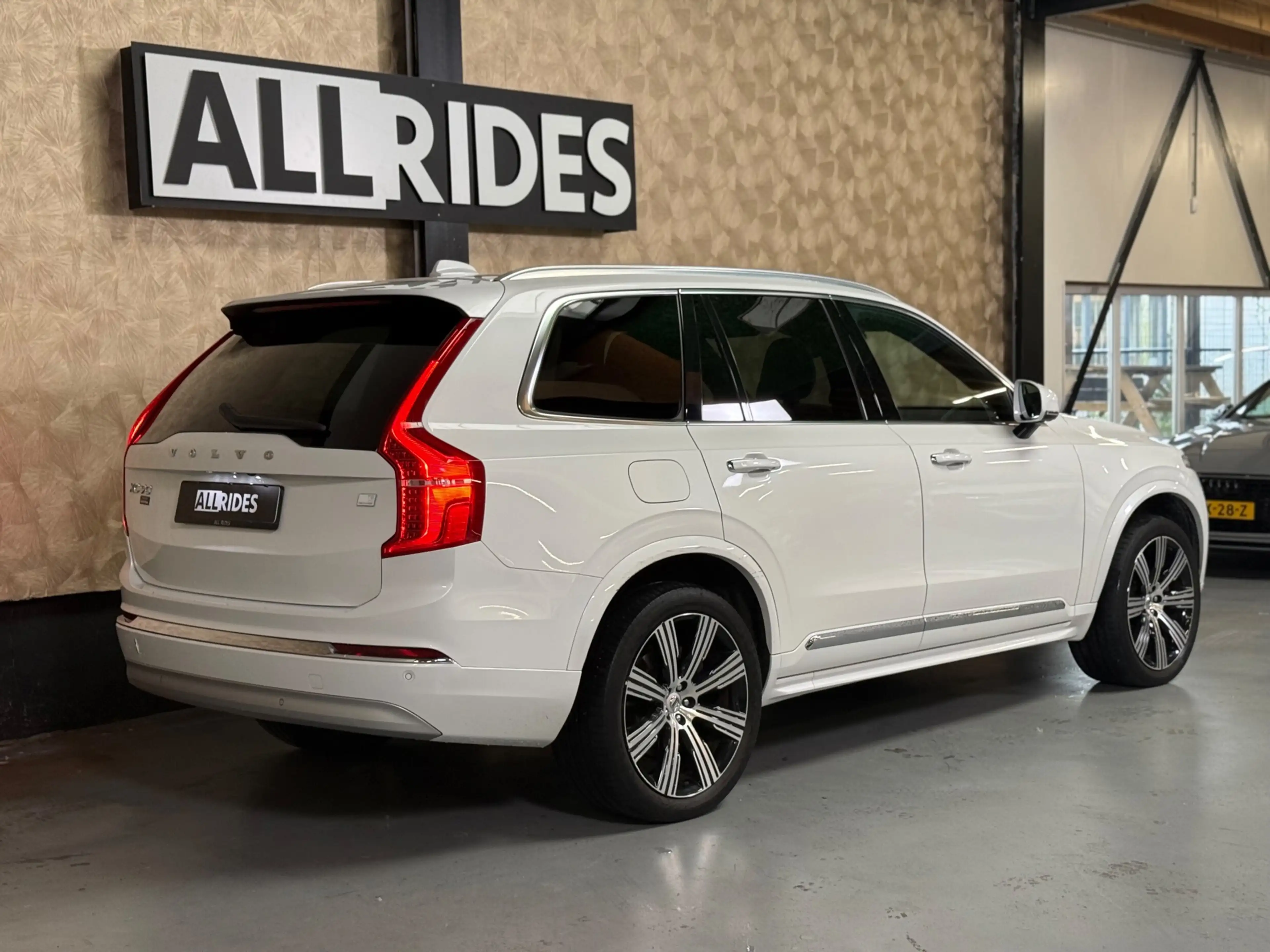 Volvo XC90 2.0 T8 Recharge AWD R-Design | Pano | Stuur/Stoelv — photo 9