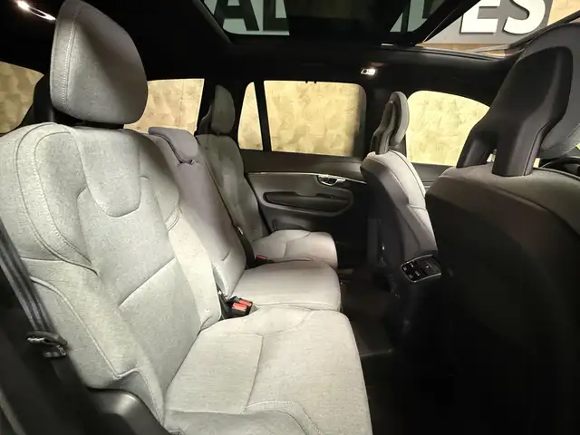 Volvo XC90 view 13