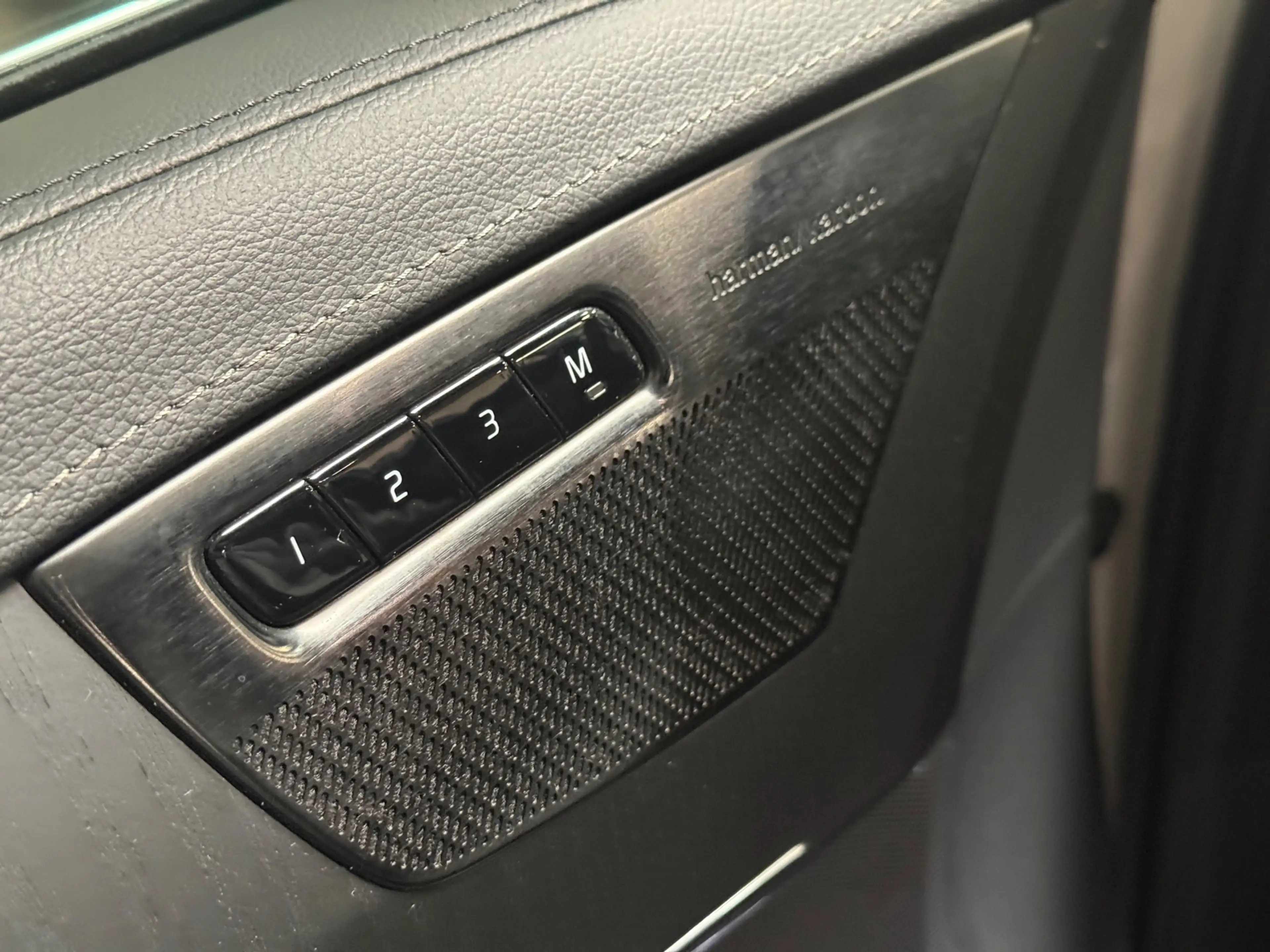 Volvo XC90 2.0 T8 Recharge AWD R-Design | Pano | Stuur/Stoelv — photo 18