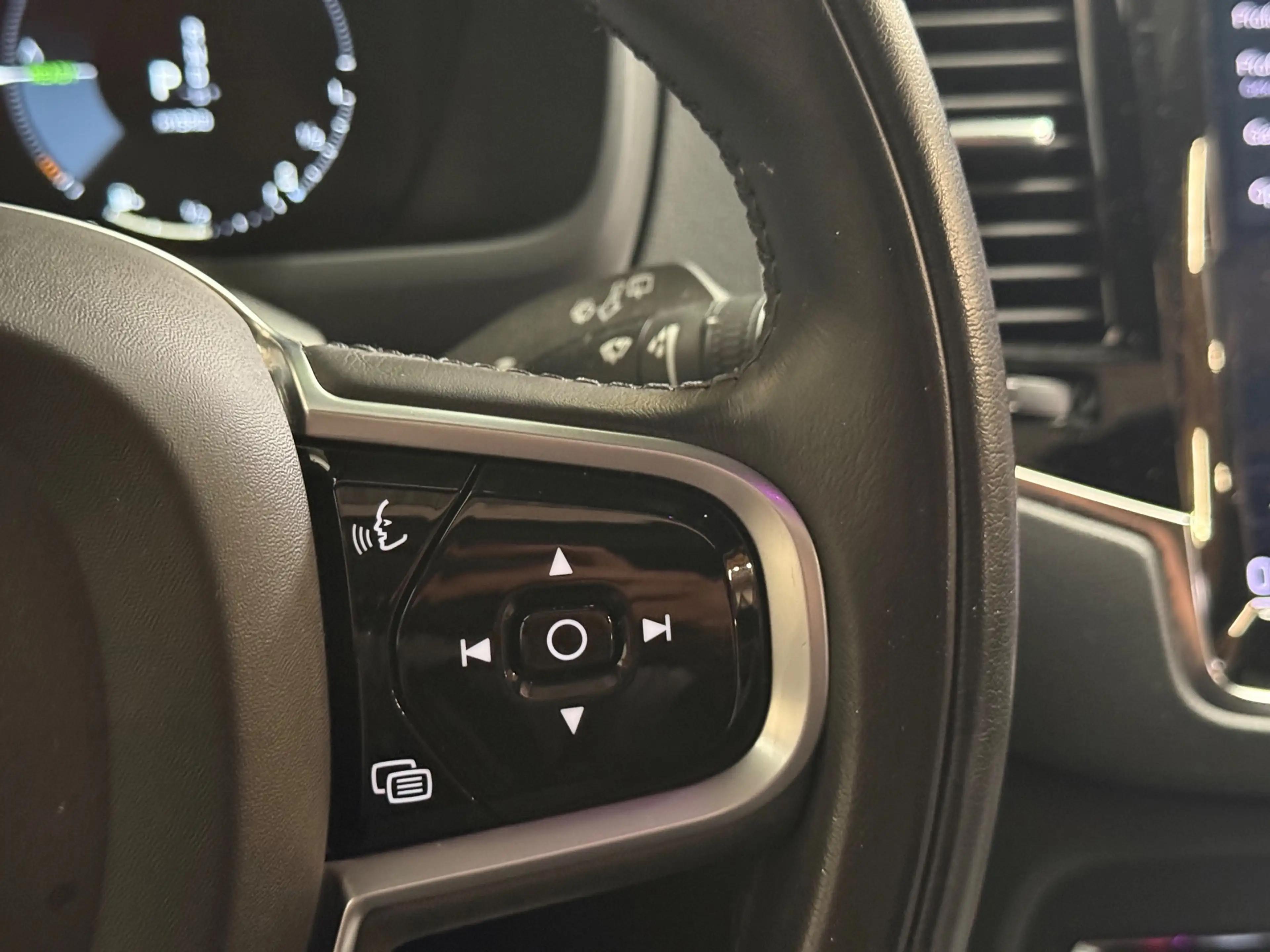 Volvo XC90 2.0 T8 Recharge AWD R-Design | Pano | Stuur/Stoelv — photo 32