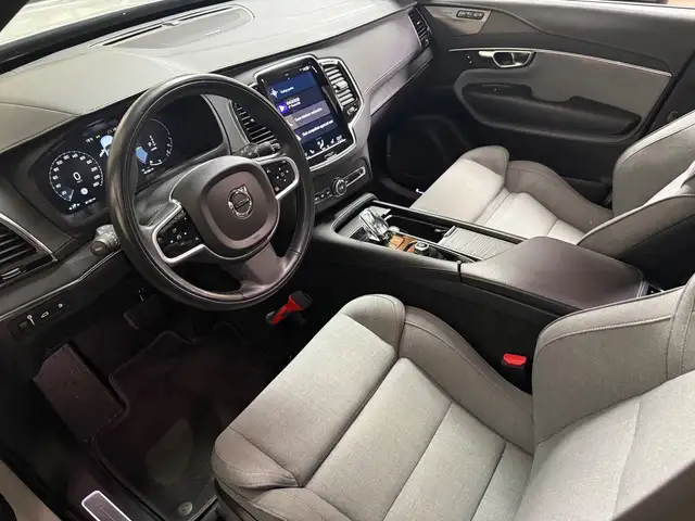 Volvo XC90 view 16