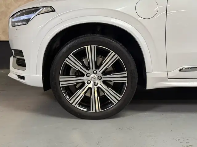 Volvo XC90 view 7