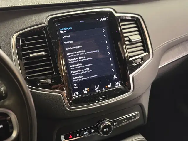 Volvo XC90 view 24