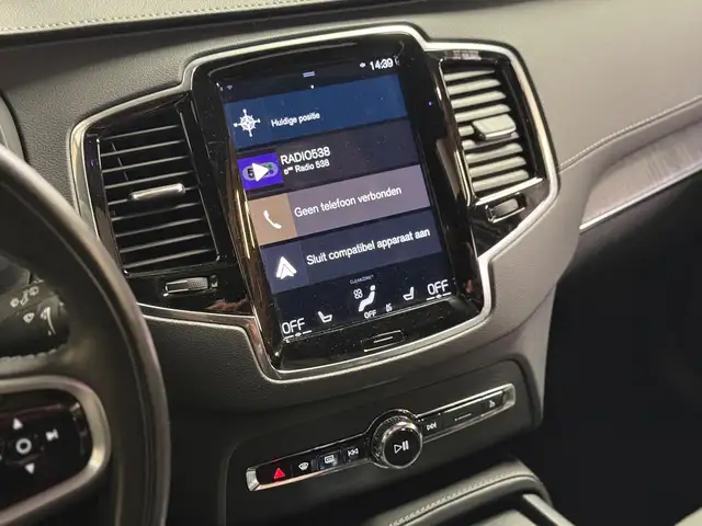Volvo XC90 view 21