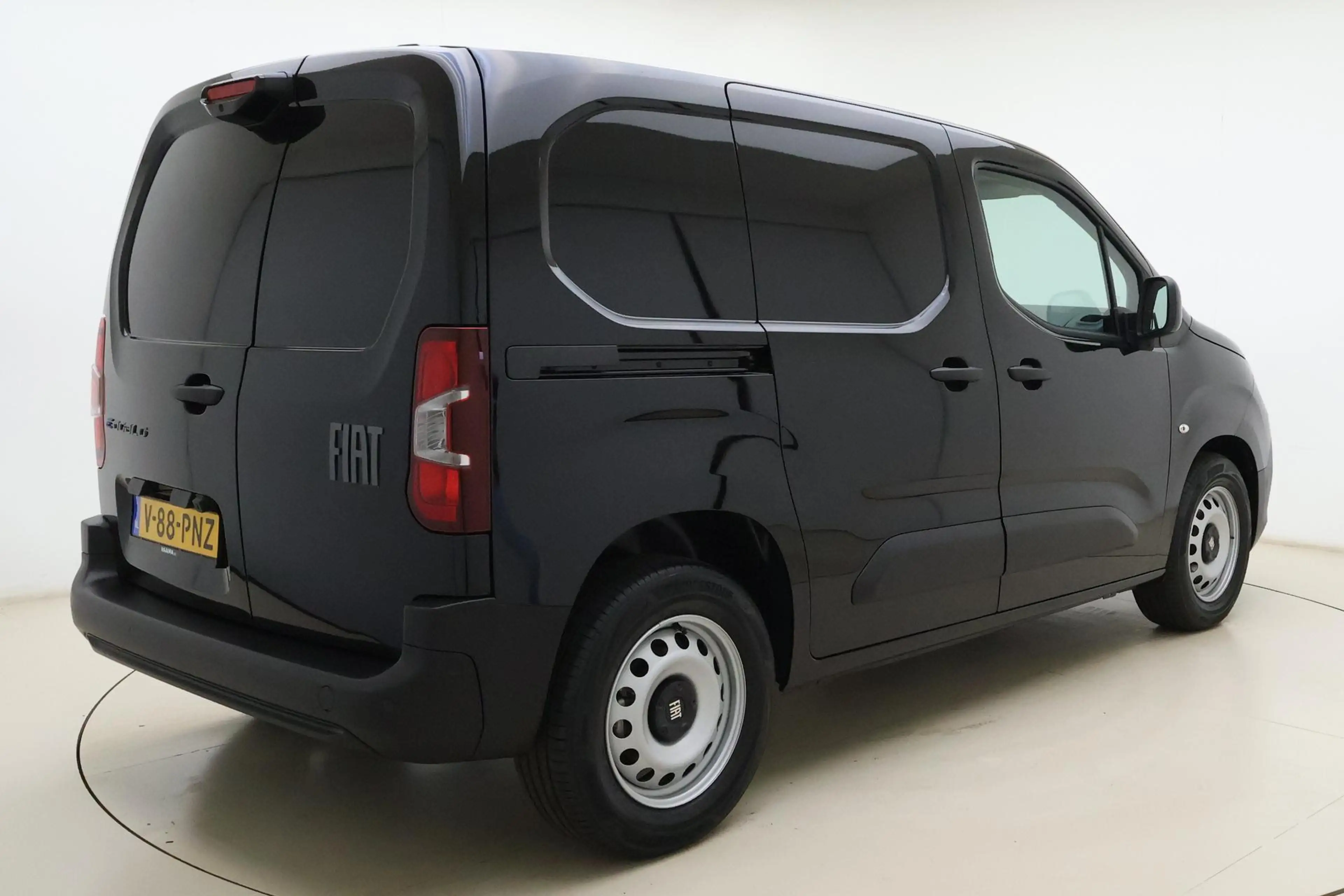 Fiat E-Doblo 136pk L1 50 kWh | DEMO | Navigatie | Achteruitrijc — photo 2