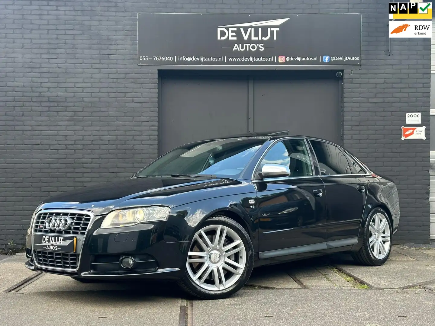 Audi A4 Limousine 4.2 V8 344PK S4 quattro | Schuifdak | Na Negru - 1