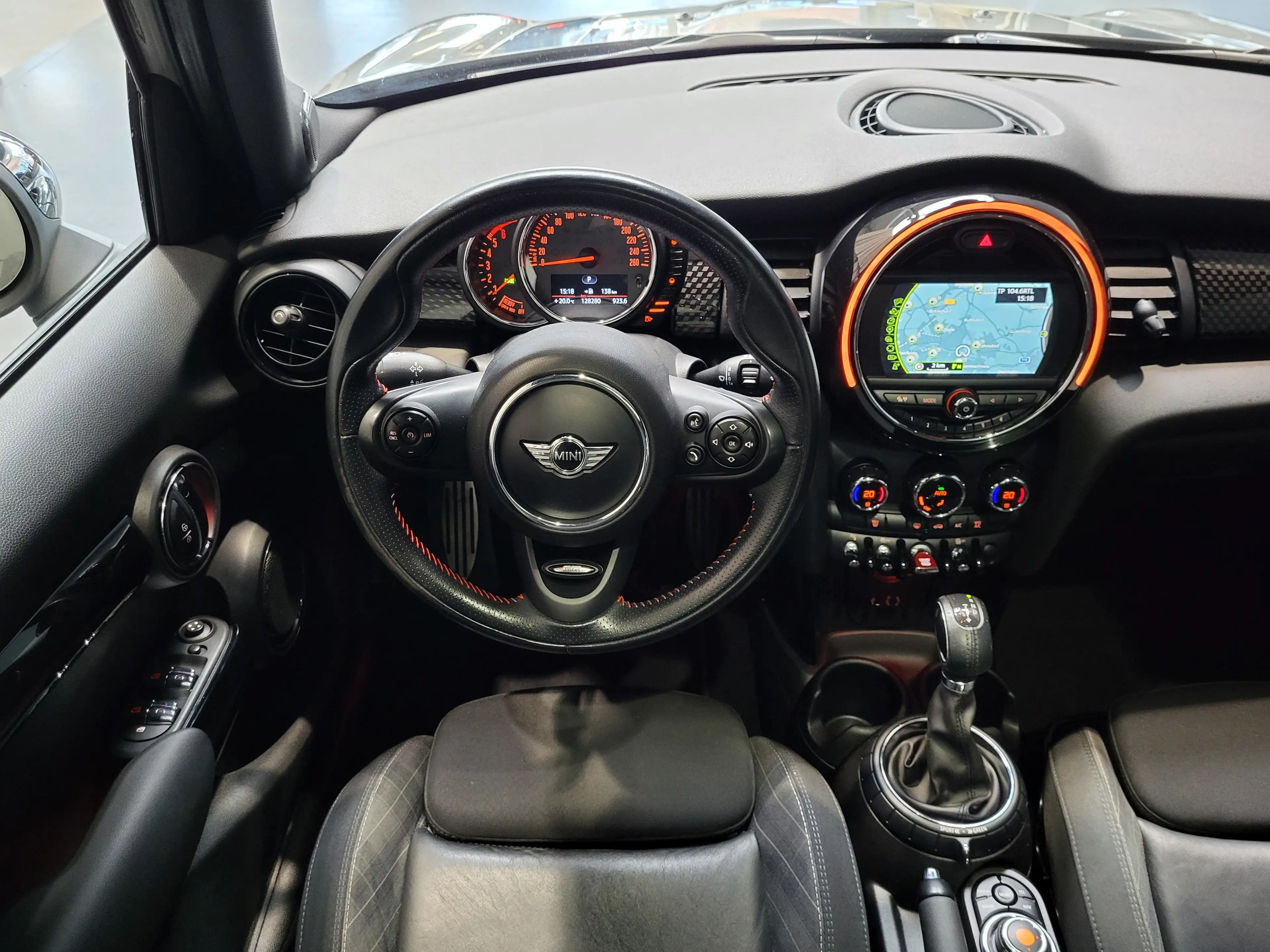 MINI Cooper SD *JC Works-Paket| Leder| Navi| Pano| 1.Hand* — photo 14