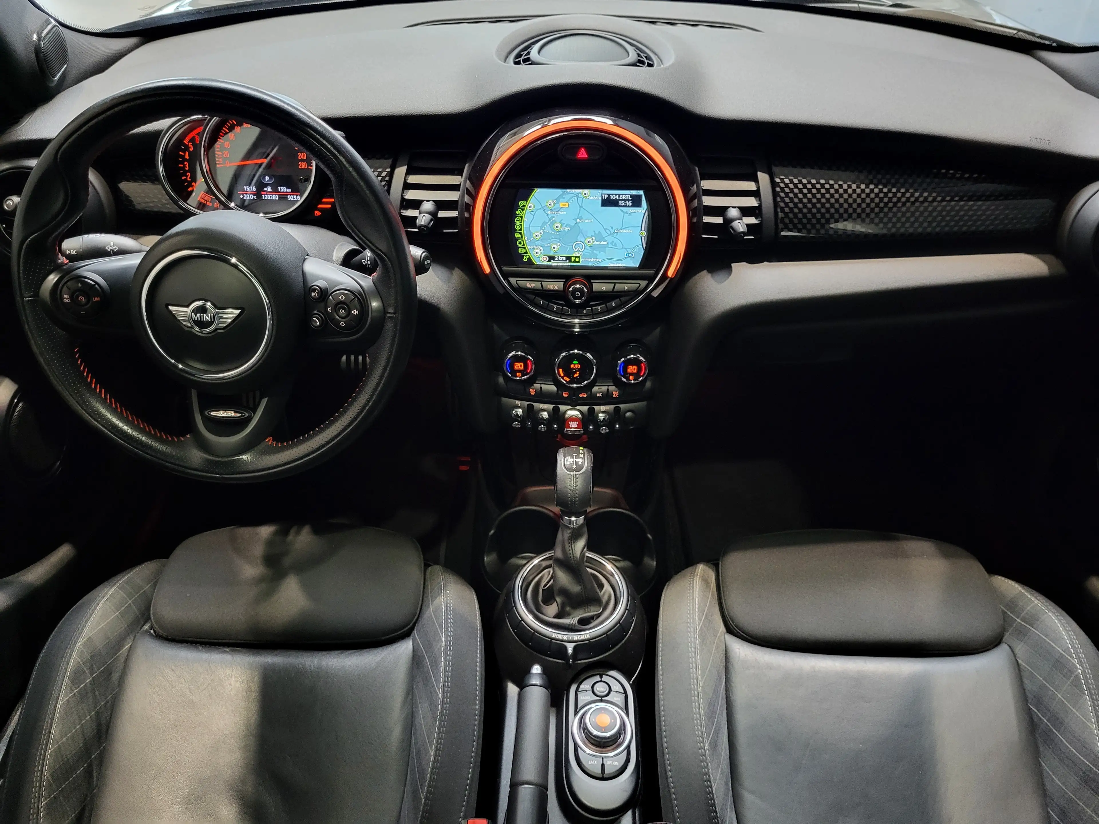 MINI Cooper SD *JC Works-Paket| Leder| Navi| Pano| 1.Hand* — photo 10