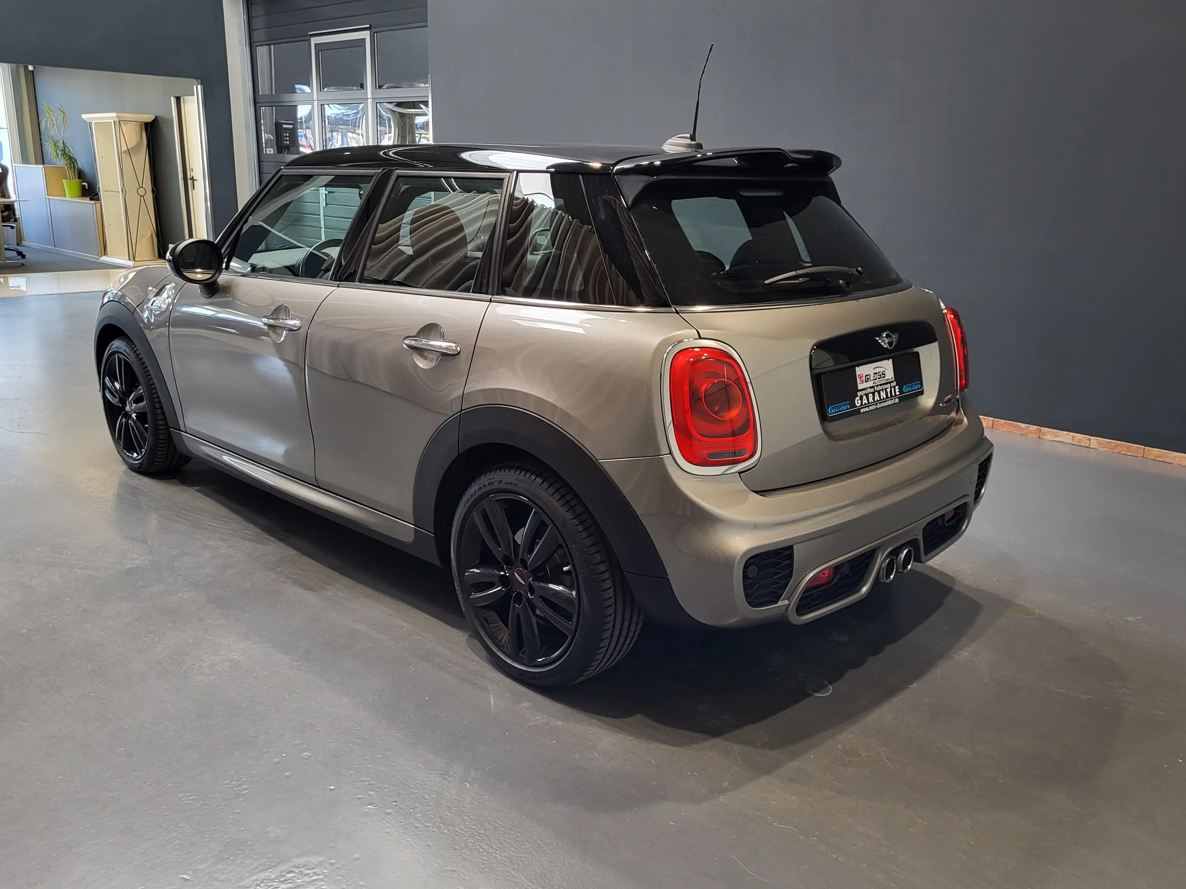 MINI Cooper SD *JC Works-Paket| Leder| Navi| Pano| 1.Hand* — photo 5