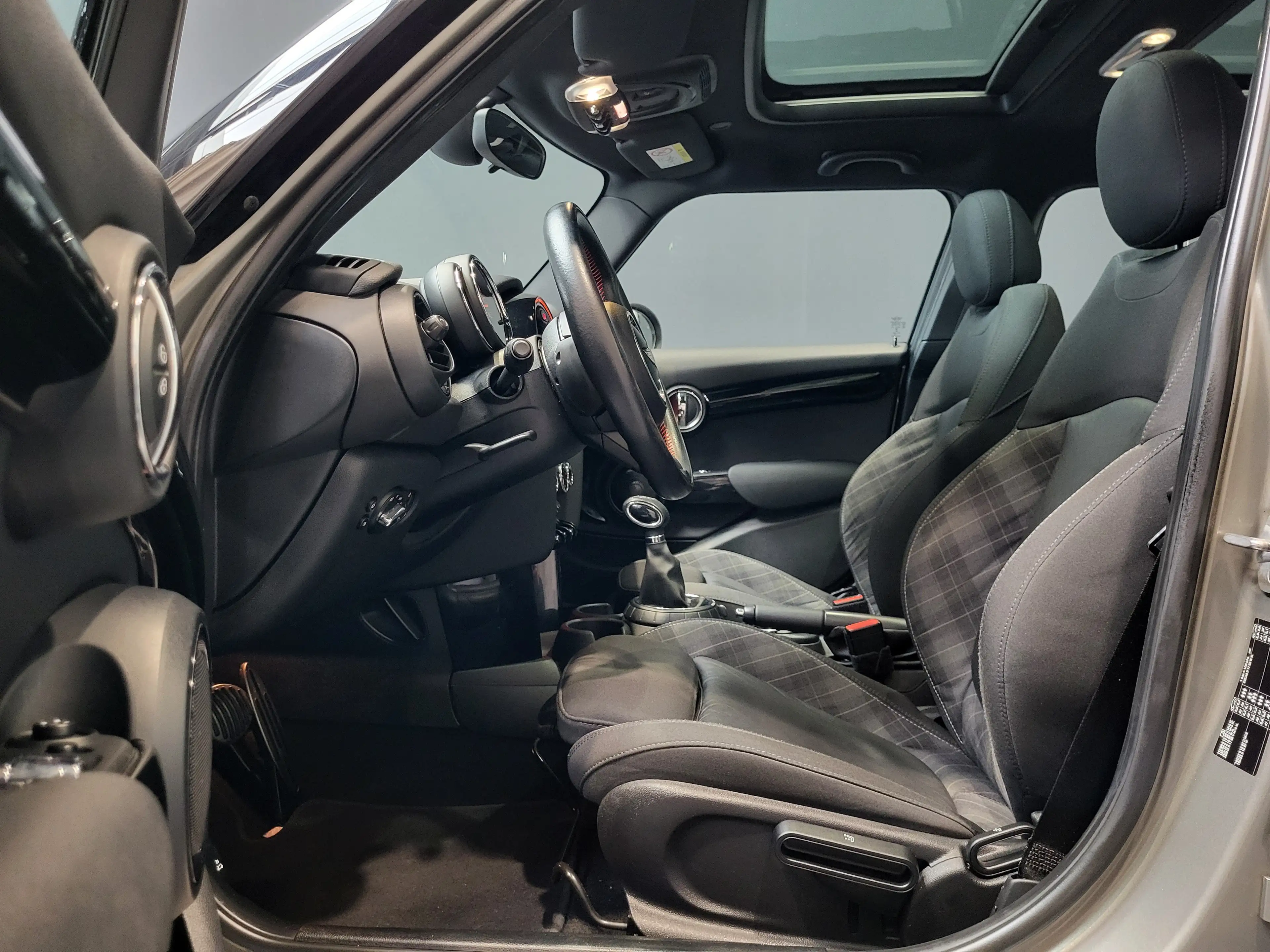 MINI Cooper SD *JC Works-Paket| Leder| Navi| Pano| 1.Hand* — photo 7