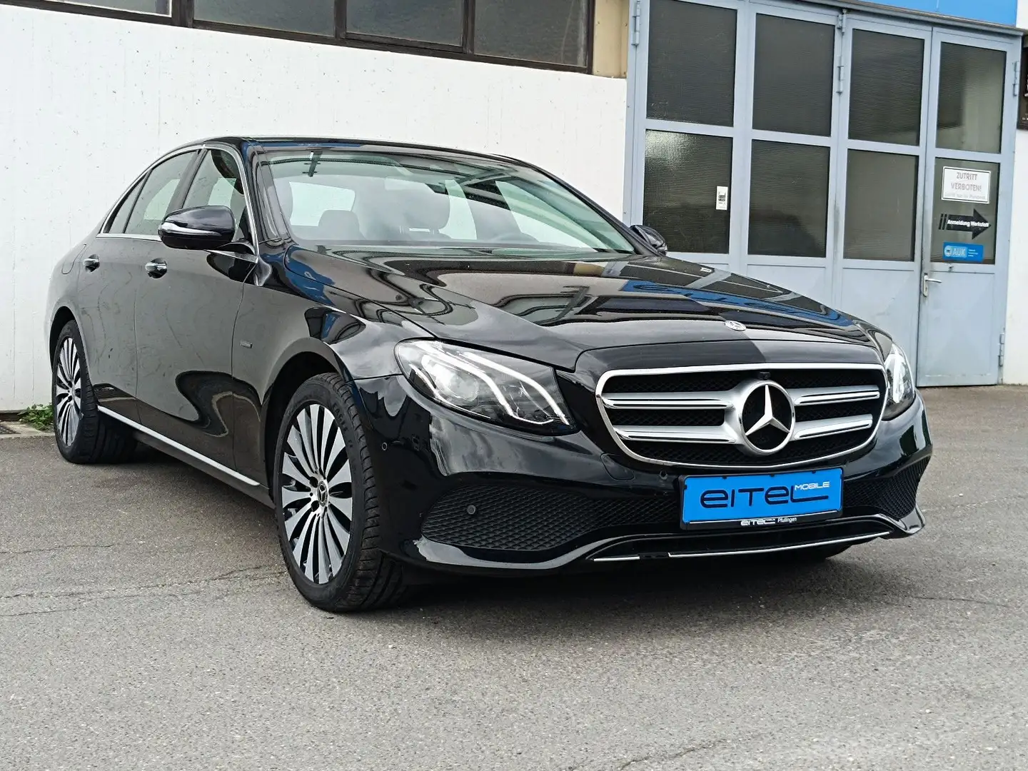 Mercedes-Benz E 350 e Lim. Avantgarde Navi LED Černá - 2