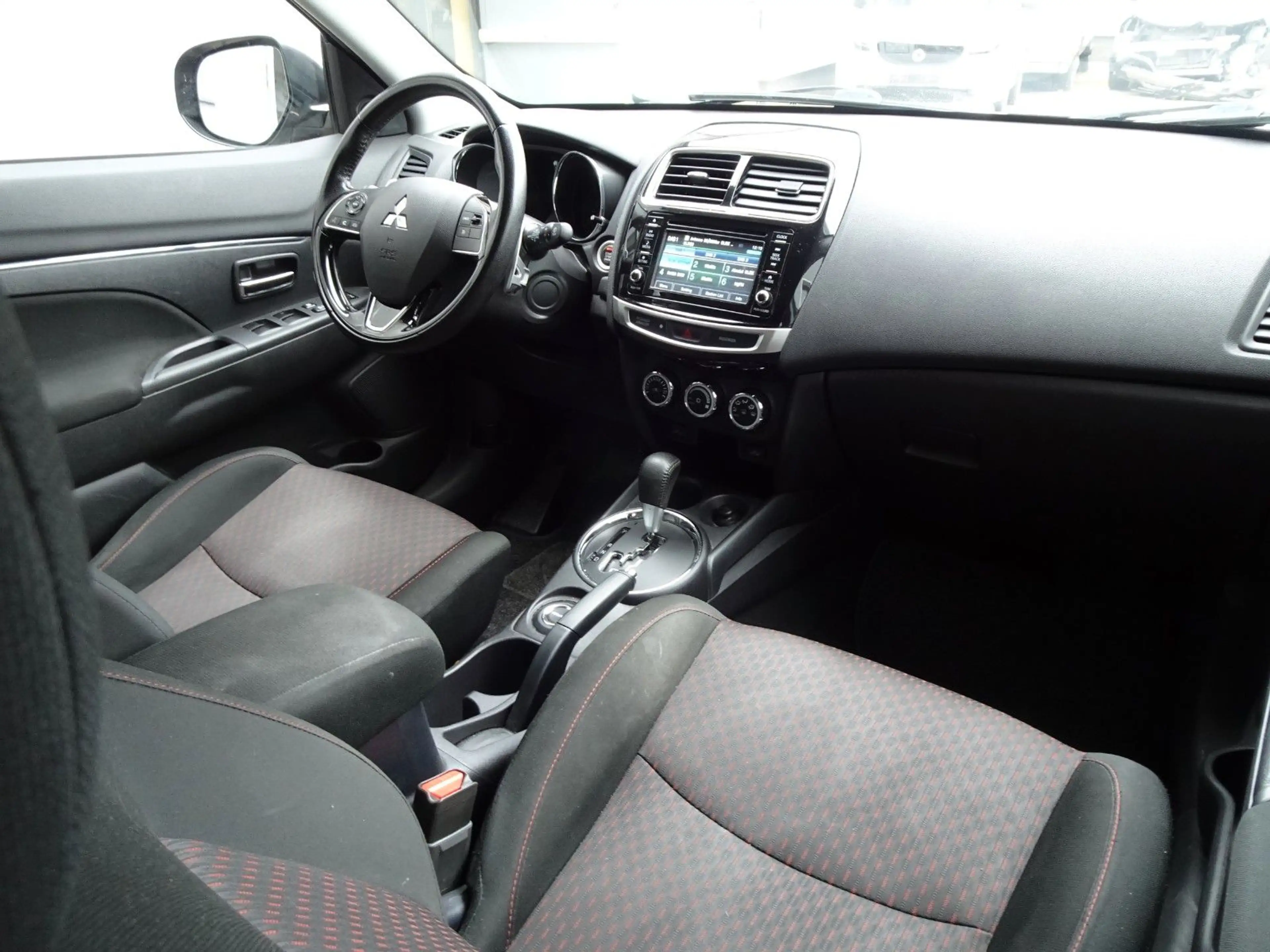 Mitsubishi ASX Diamant Edition+ 4WD AUT., KLIMATR-SHZ-RCAM — photo 12