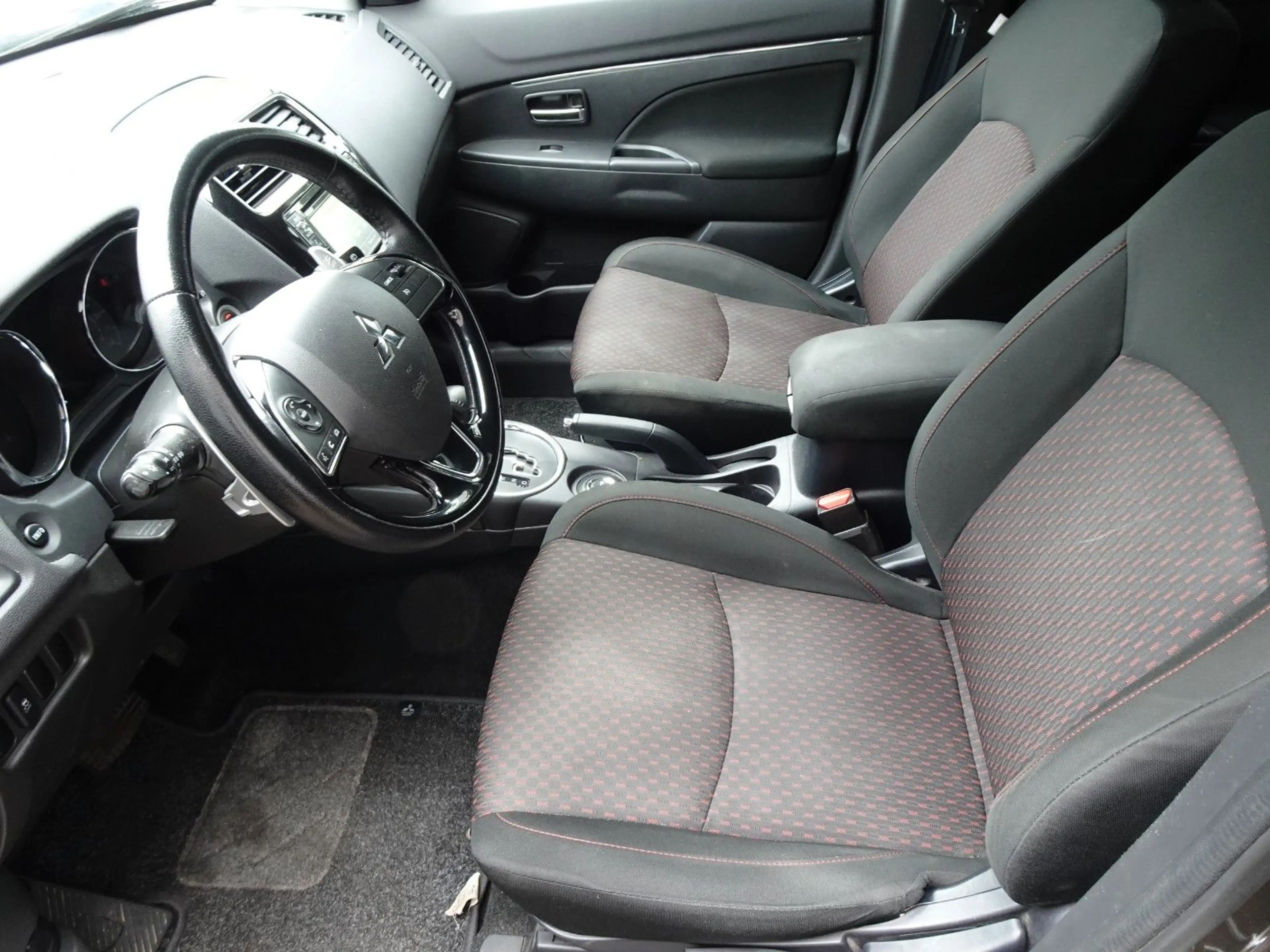 Mitsubishi ASX Diamant Edition+ 4WD AUT., KLIMATR-SHZ-RCAM — photo 9