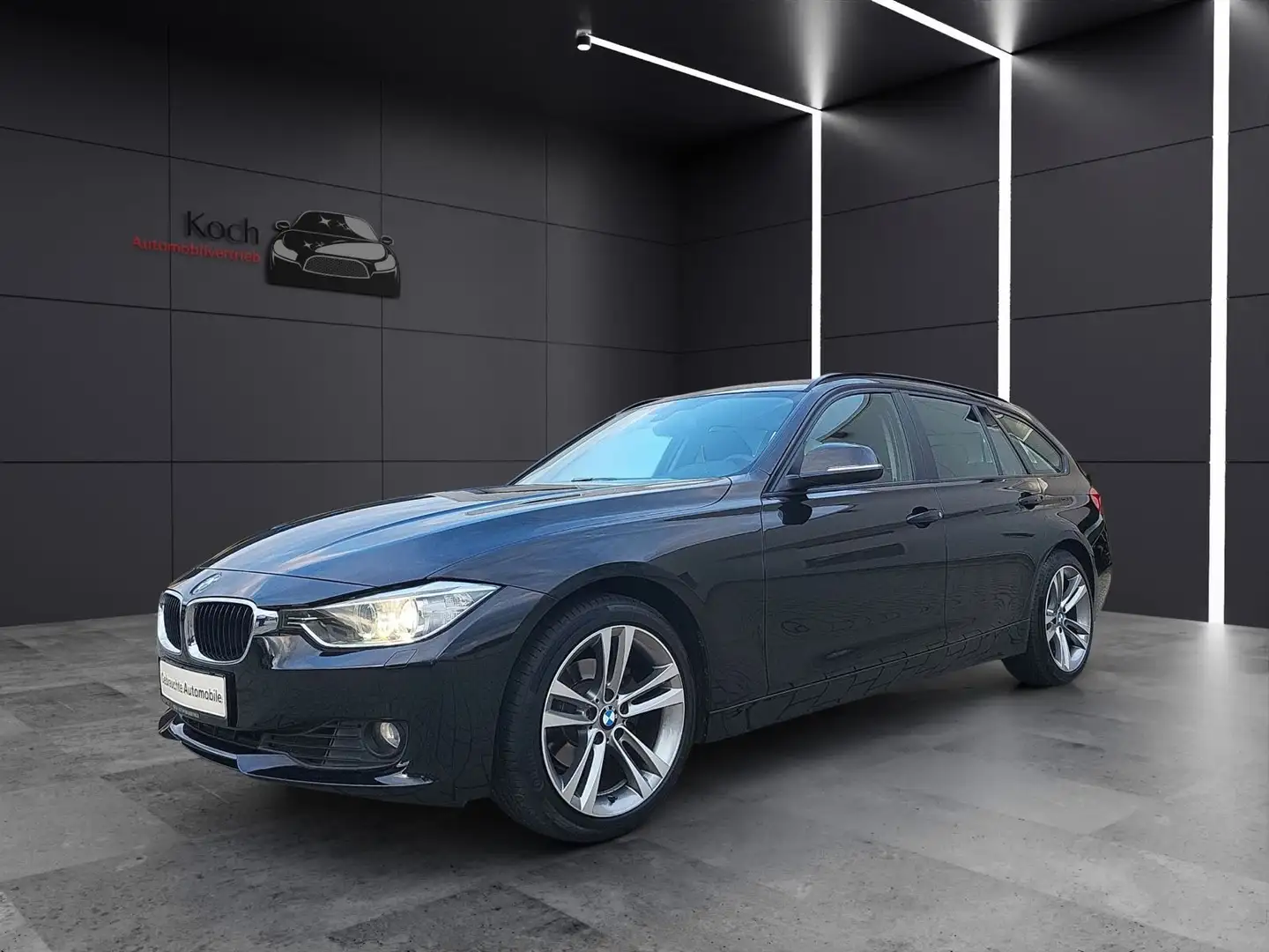 BMW 320 i Touring Schwarz - 1