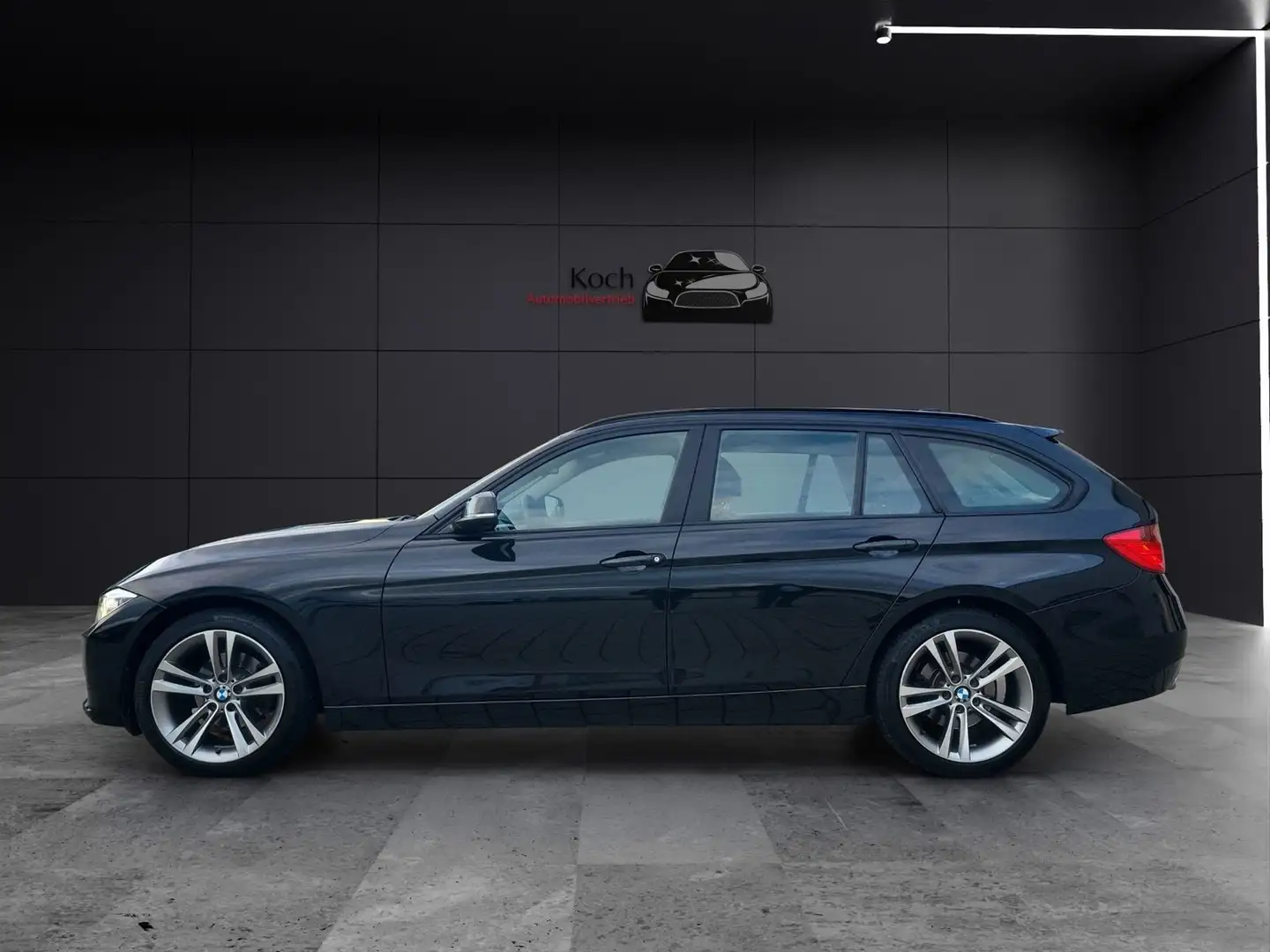 BMW 320 i Touring Schwarz - 2