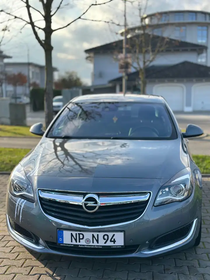 Opel Insignia 1,6 CDTI Vollausstattung — photo 1 of 20