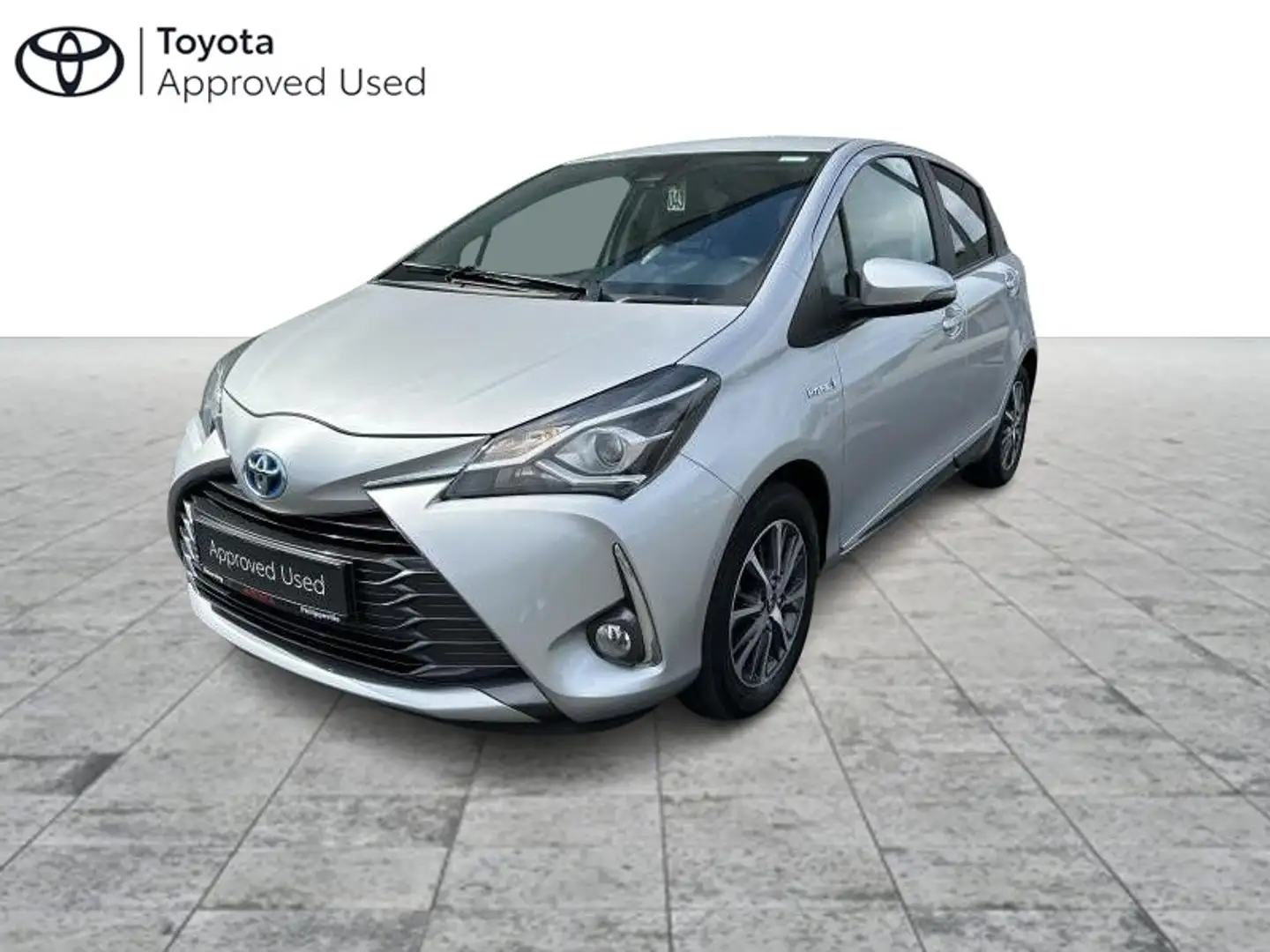 Toyota Yaris 5 d. 1,5 Hybrid e-CVT Y20 LHD Gris - 1