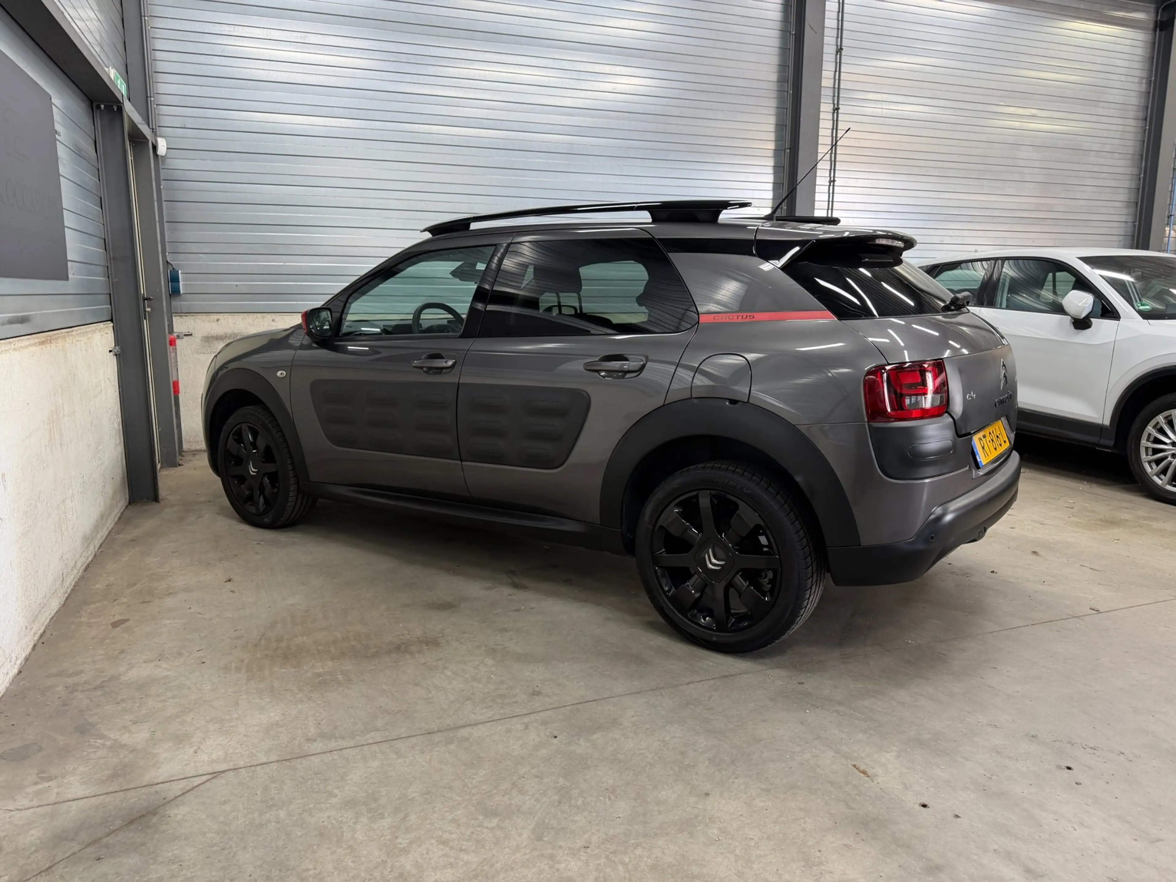 Citroen C4 Cactus 1.2 PureTech Shine 2e eigenaar riem vervangen — photo 7
