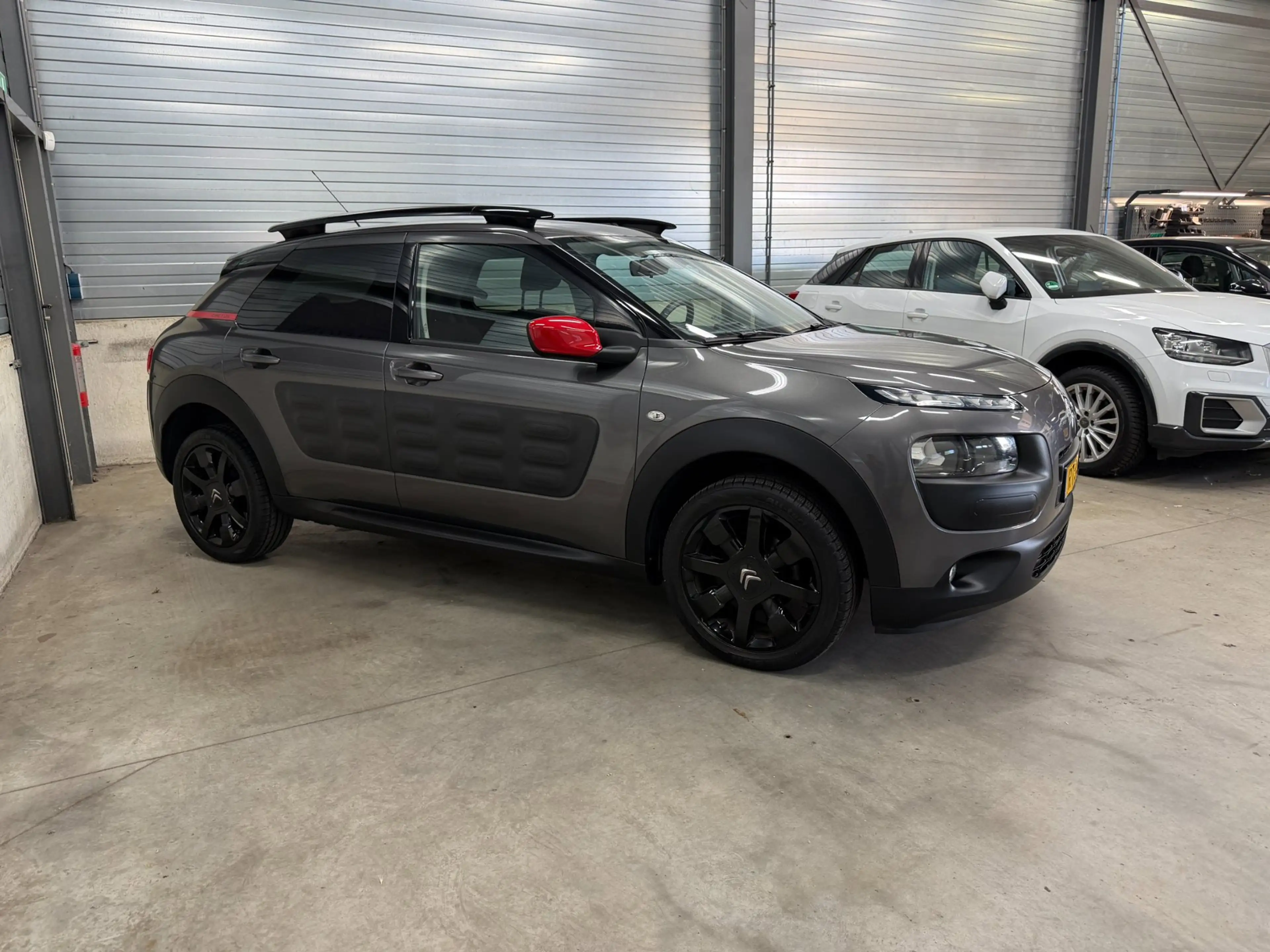 Citroen C4 Cactus 1.2 PureTech Shine 2e eigenaar riem vervangen — photo 3