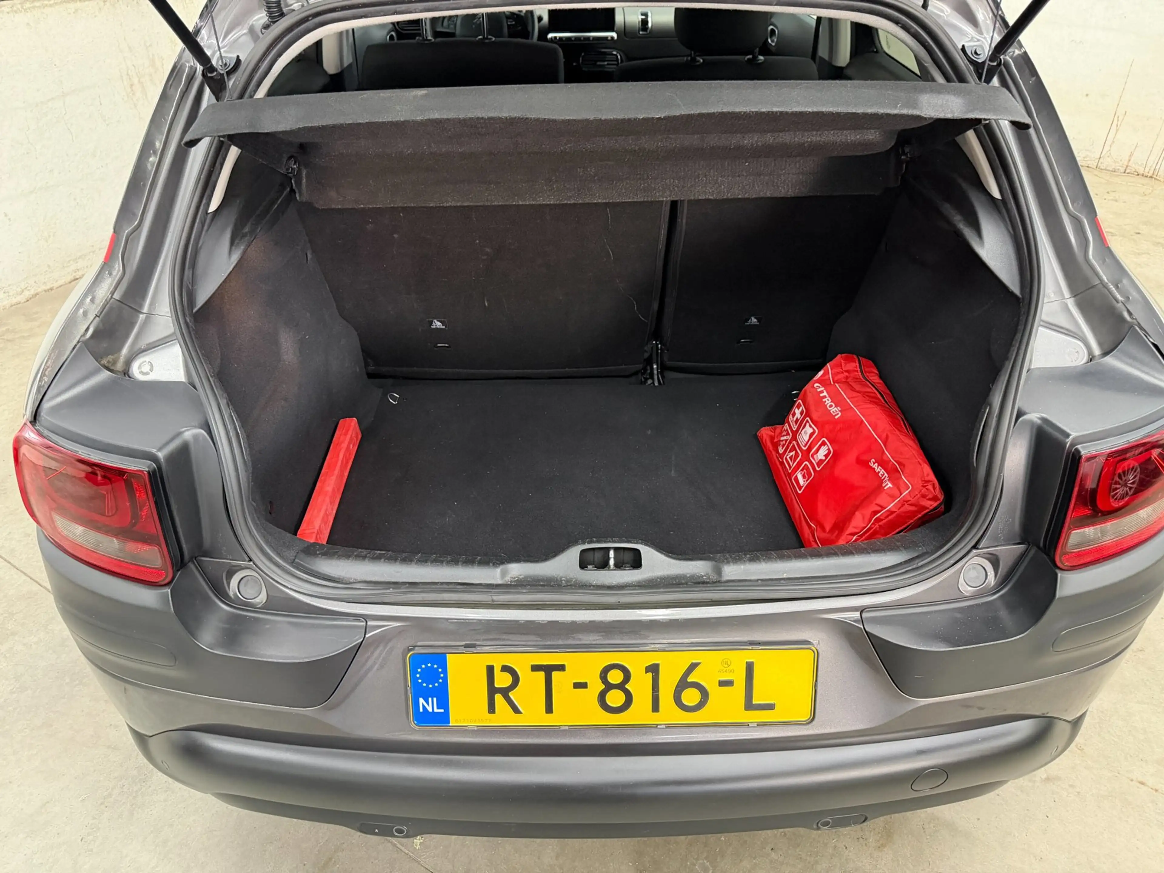 Citroen C4 Cactus 1.2 PureTech Shine 2e eigenaar riem vervangen — photo 6