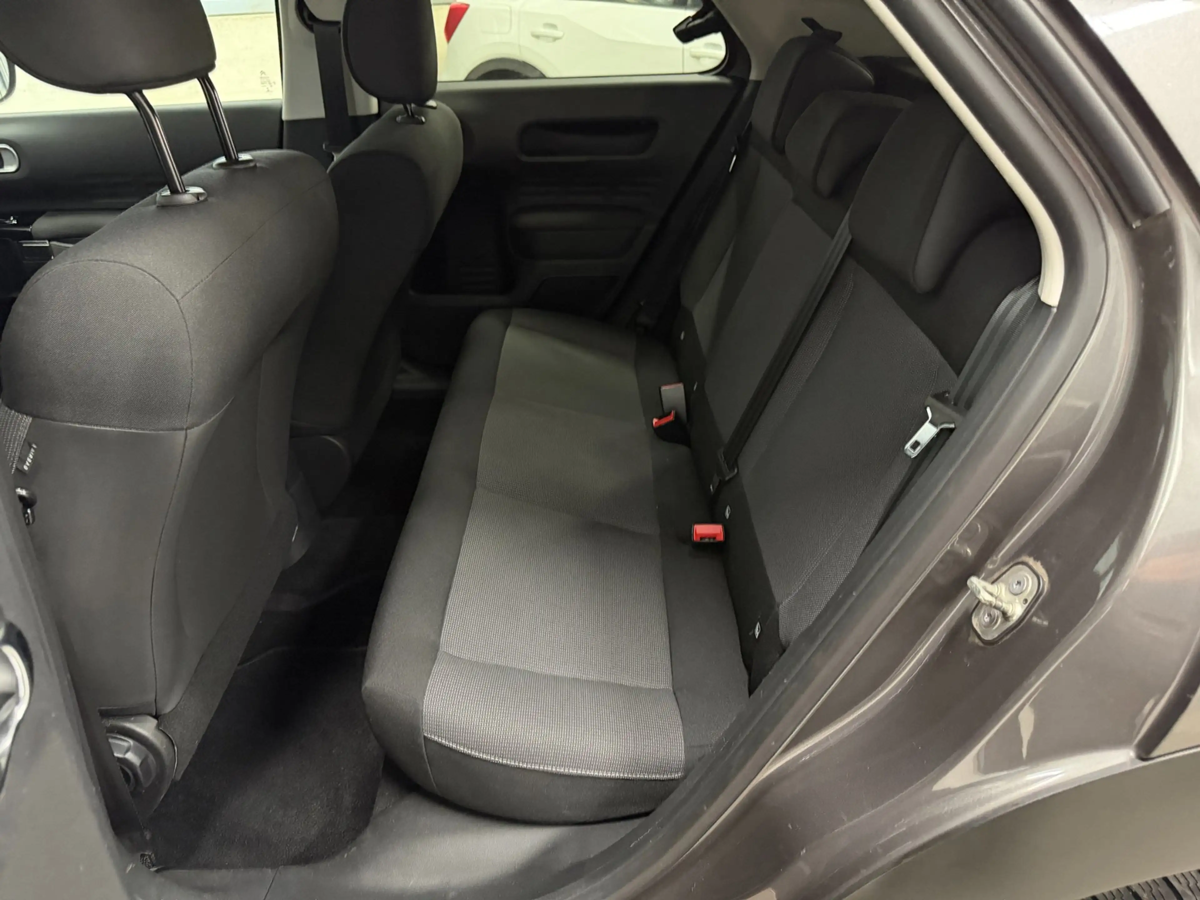 Citroen C4 Cactus 1.2 PureTech Shine 2e eigenaar riem vervangen — photo 8