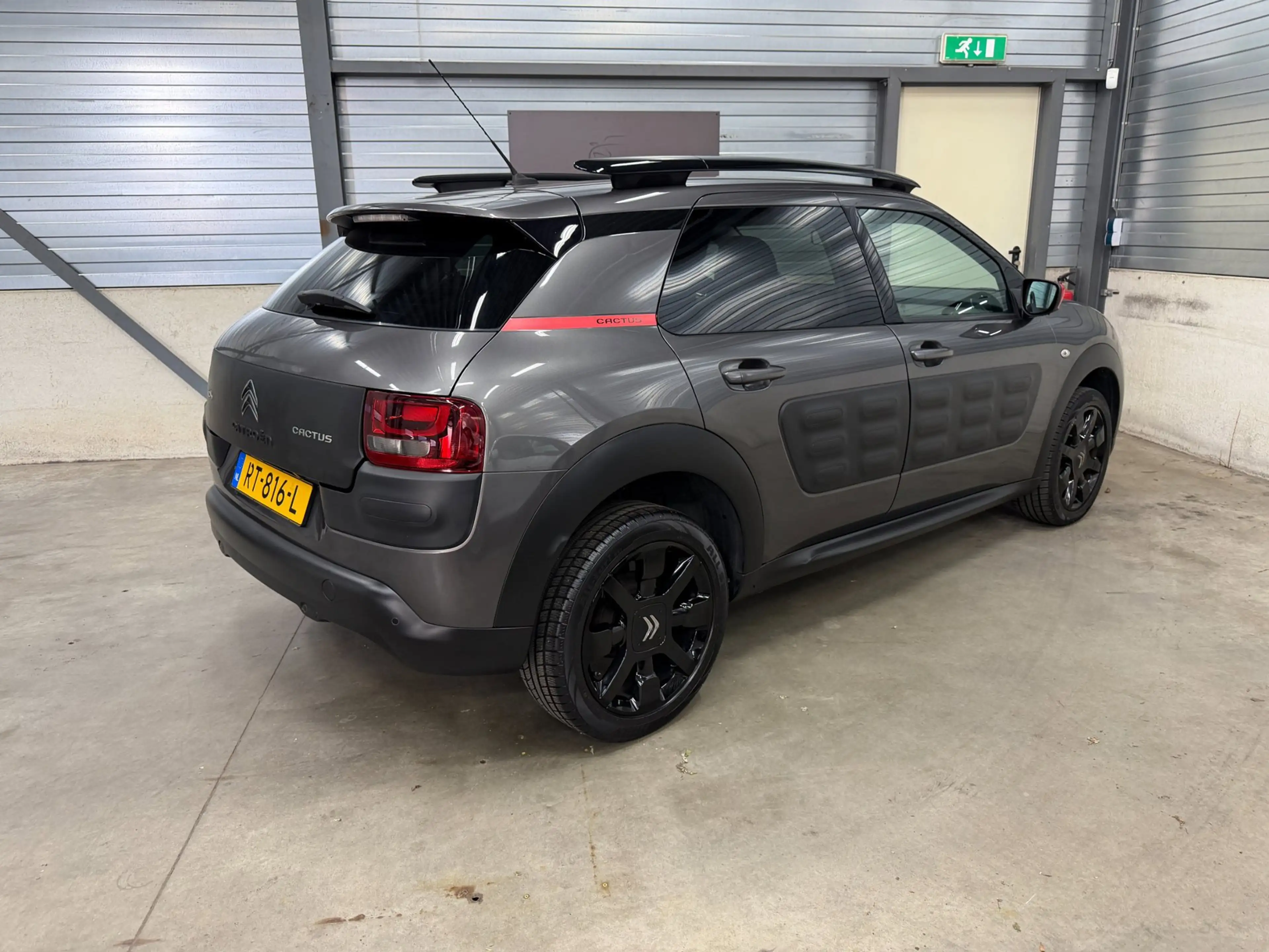 Citroen C4 Cactus 1.2 PureTech Shine 2e eigenaar riem vervangen — photo 4
