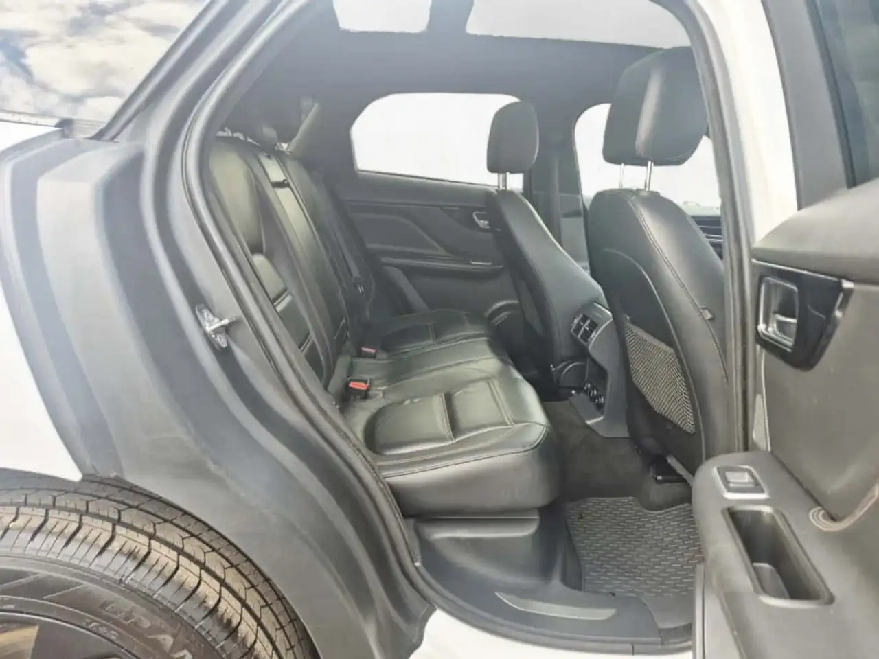 Jaguar F-Pace снимка Jaguar F-Pace