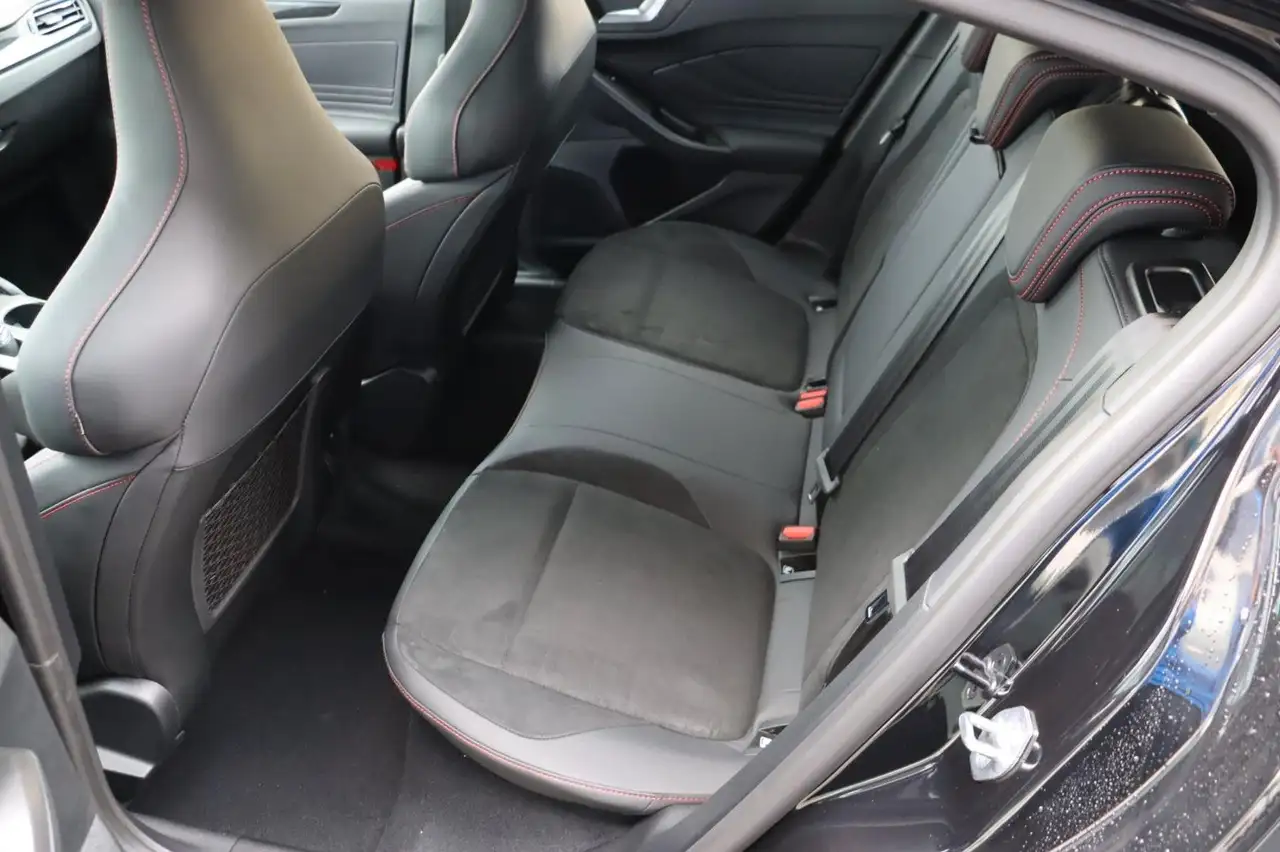 Ford Focus ST X 2.3 SOFORT VERFÜGBAR 4,99% FIN* 11