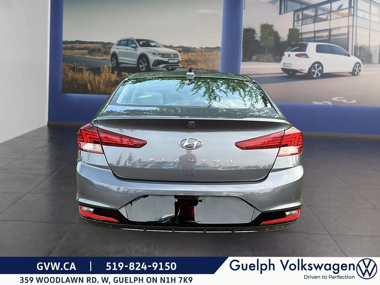 Hyundai ELANTRA photo Hyundai ELANTRA