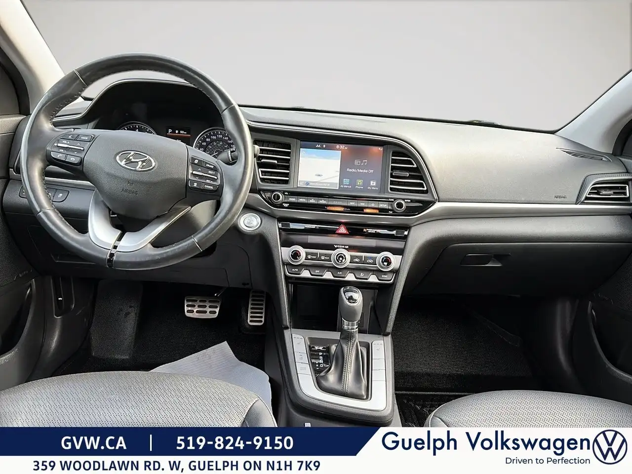 Hyundai ELANTRA photo Hyundai ELANTRA