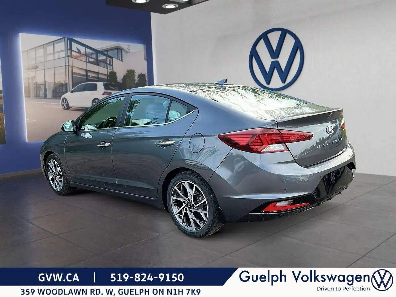 Hyundai ELANTRA photo Hyundai ELANTRA