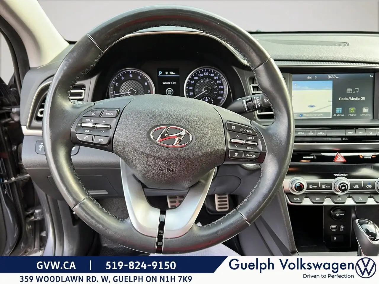 Hyundai ELANTRA photo Hyundai ELANTRA