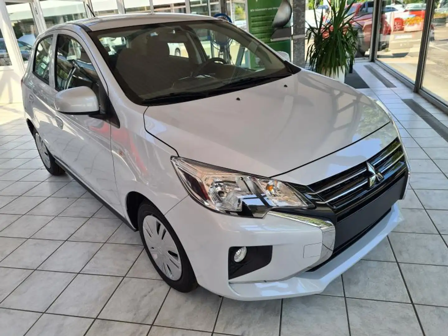 Mitsubishi Space Star Select 1.2 MIVEC 5-Gang Weiß - 1