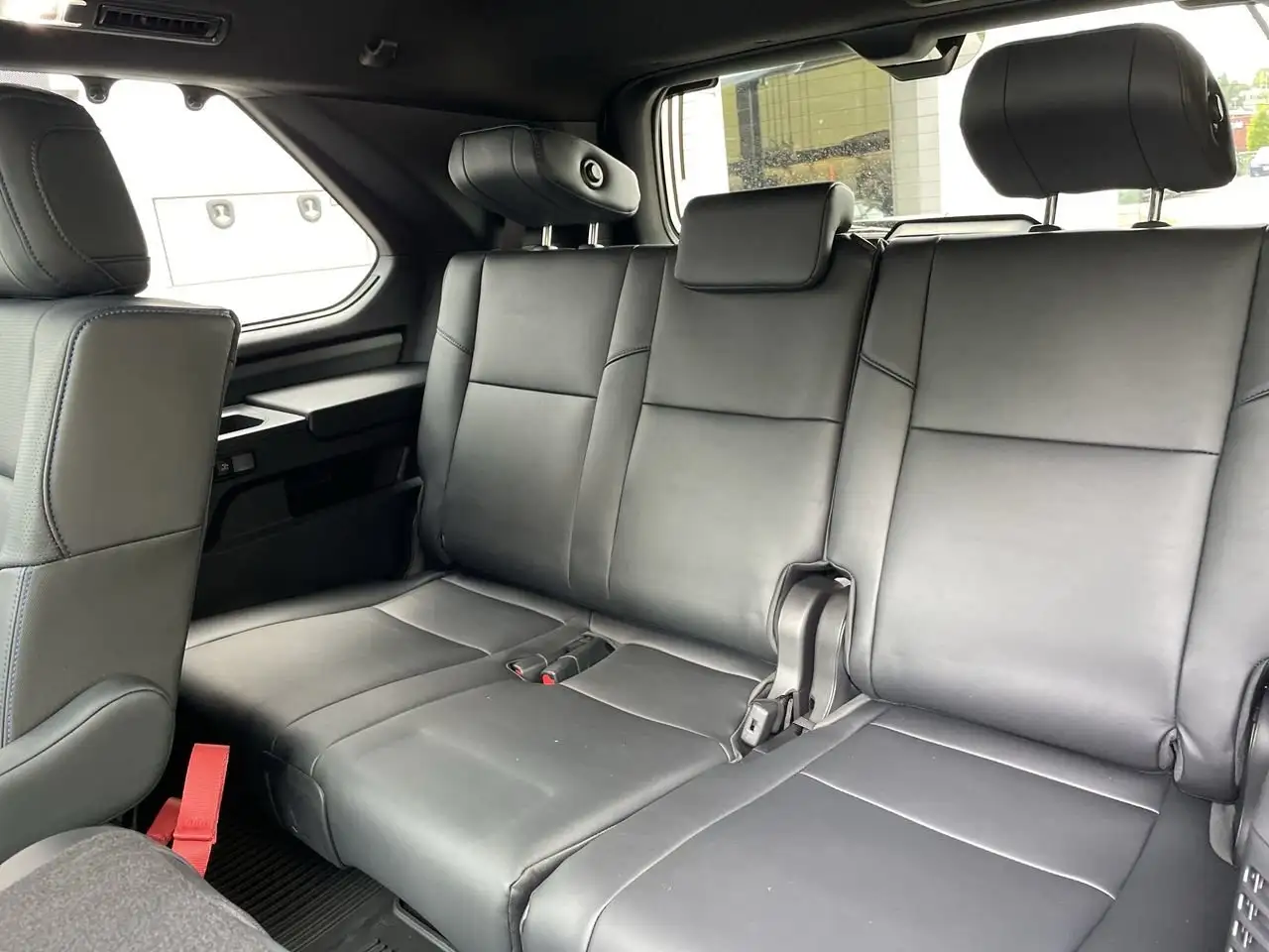 Toyota Sequoia photo Toyota Sequoia