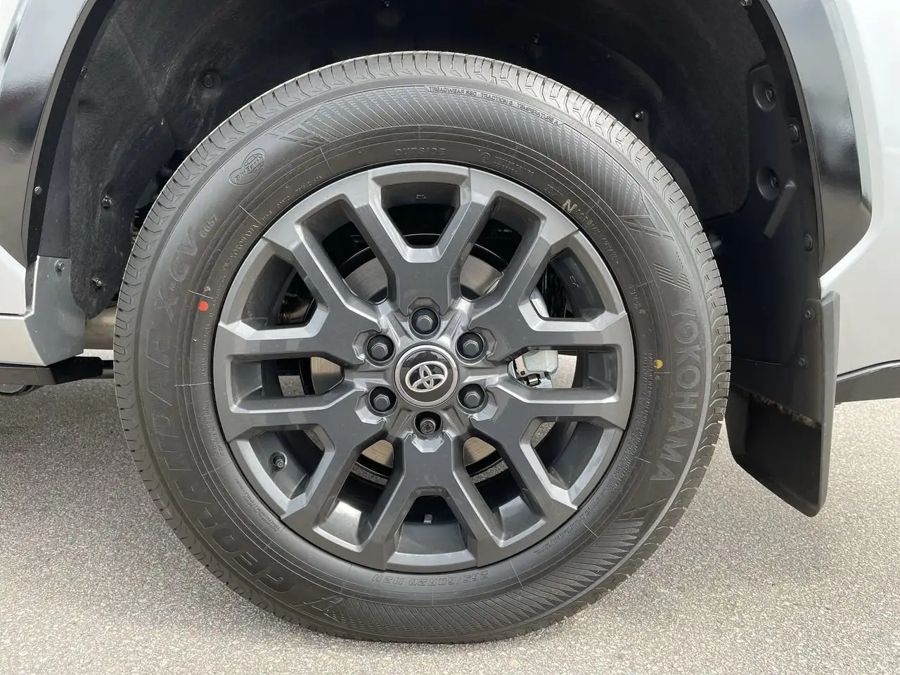 Toyota Sequoia photo Toyota Sequoia