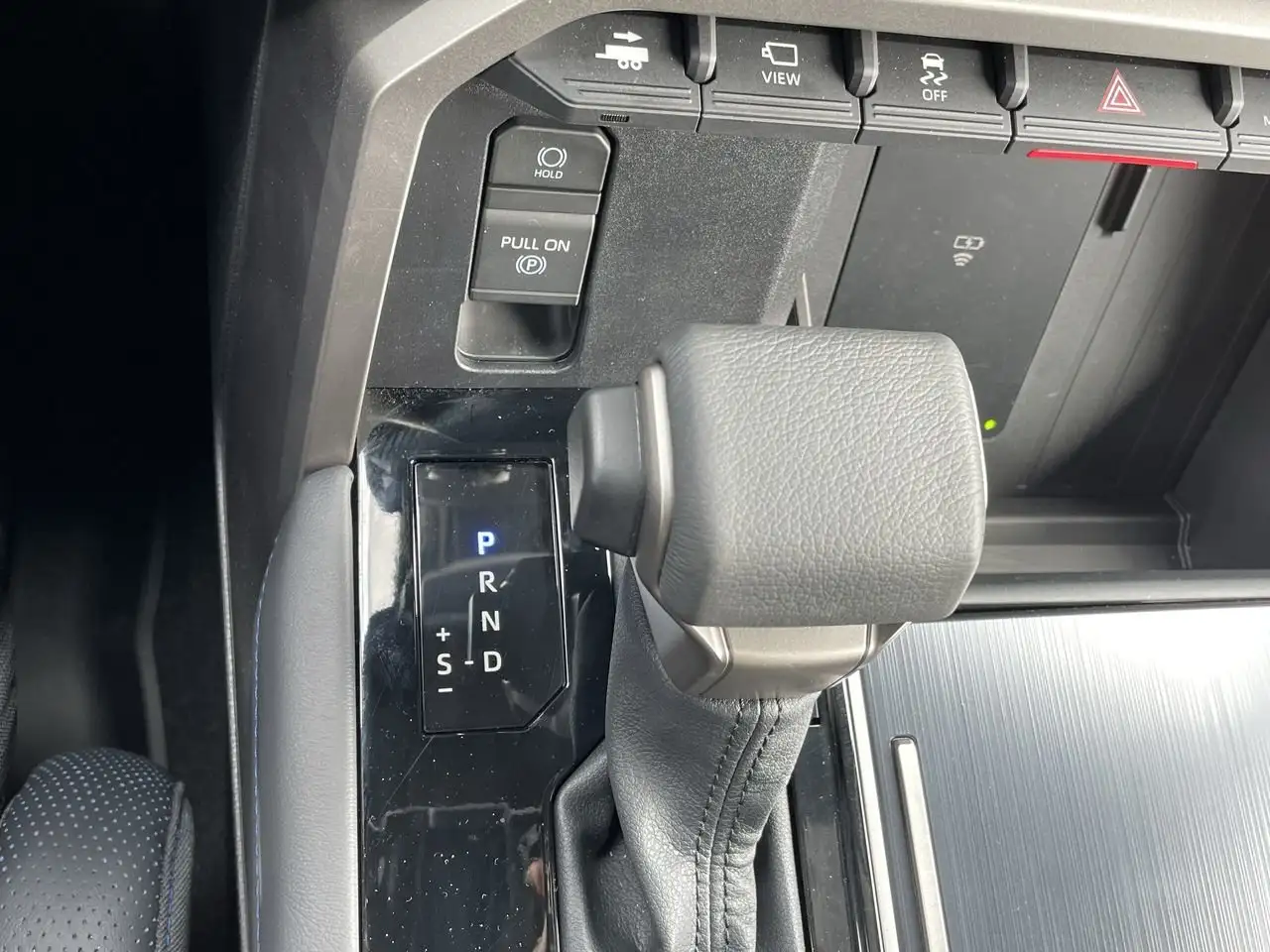 Toyota Sequoia photo Toyota Sequoia