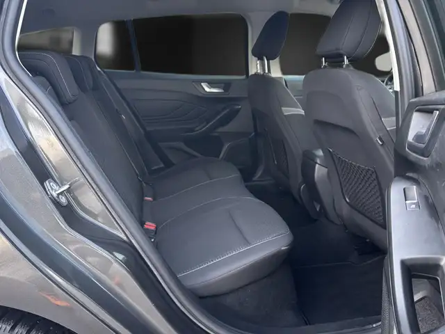 Ford Focus view 19