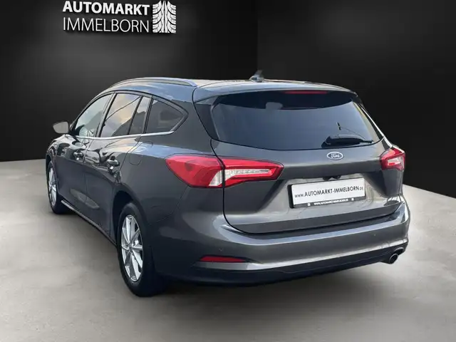 Ford Focus view 4