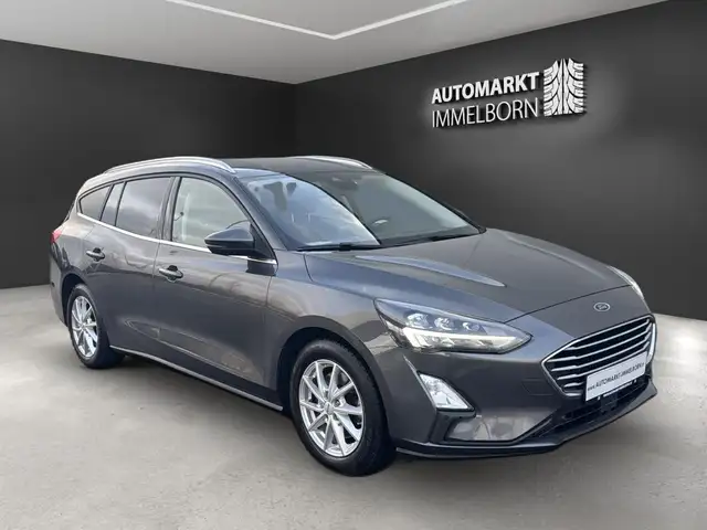 Ford Focus view 8