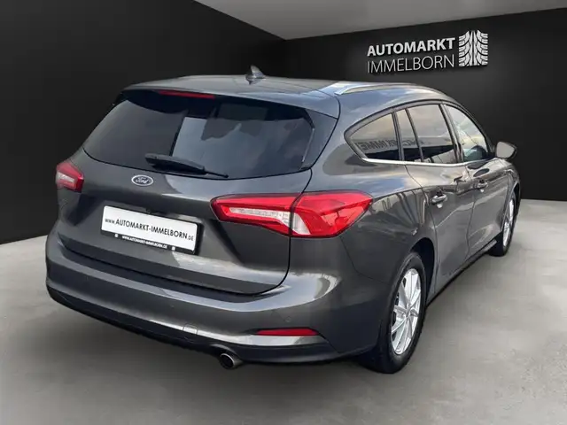 Ford Focus view 6