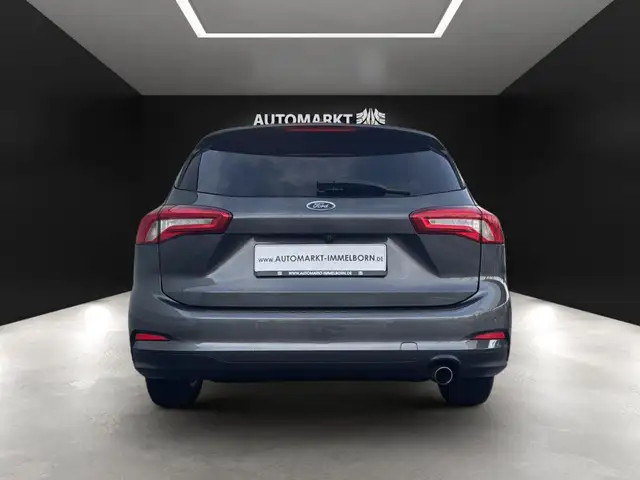 Ford Focus view 10