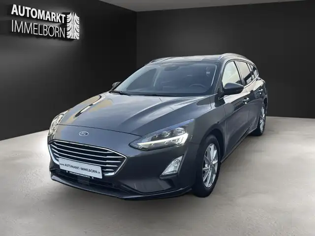 Ford Focus view 2