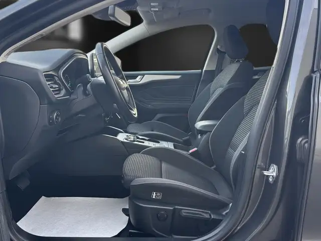 Ford Focus view 13