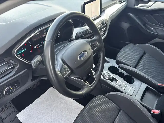 Ford Focus view 14