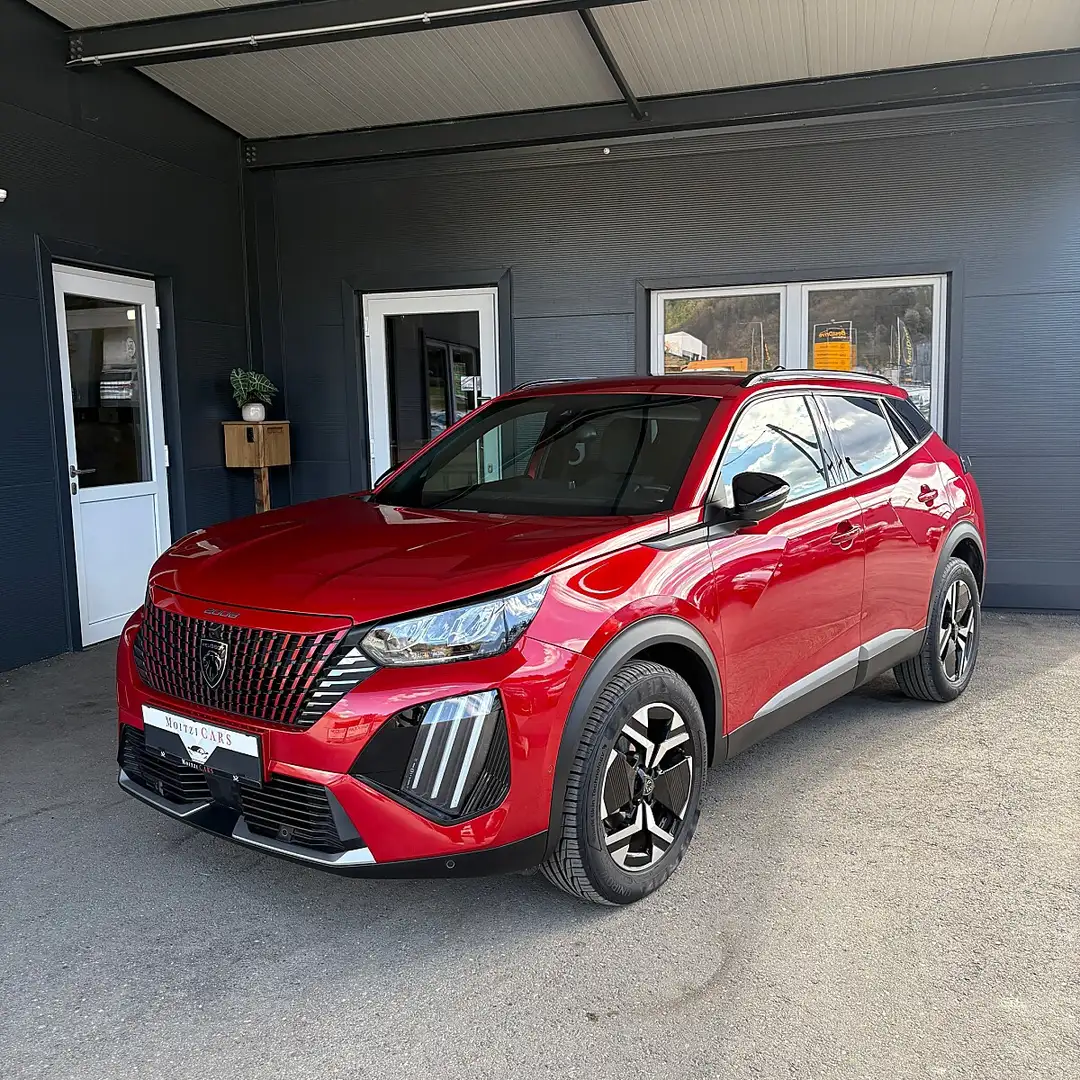 Peugeot 2008 PureTech 100 S&S Active 6-Gang-Manuell Rot - 1