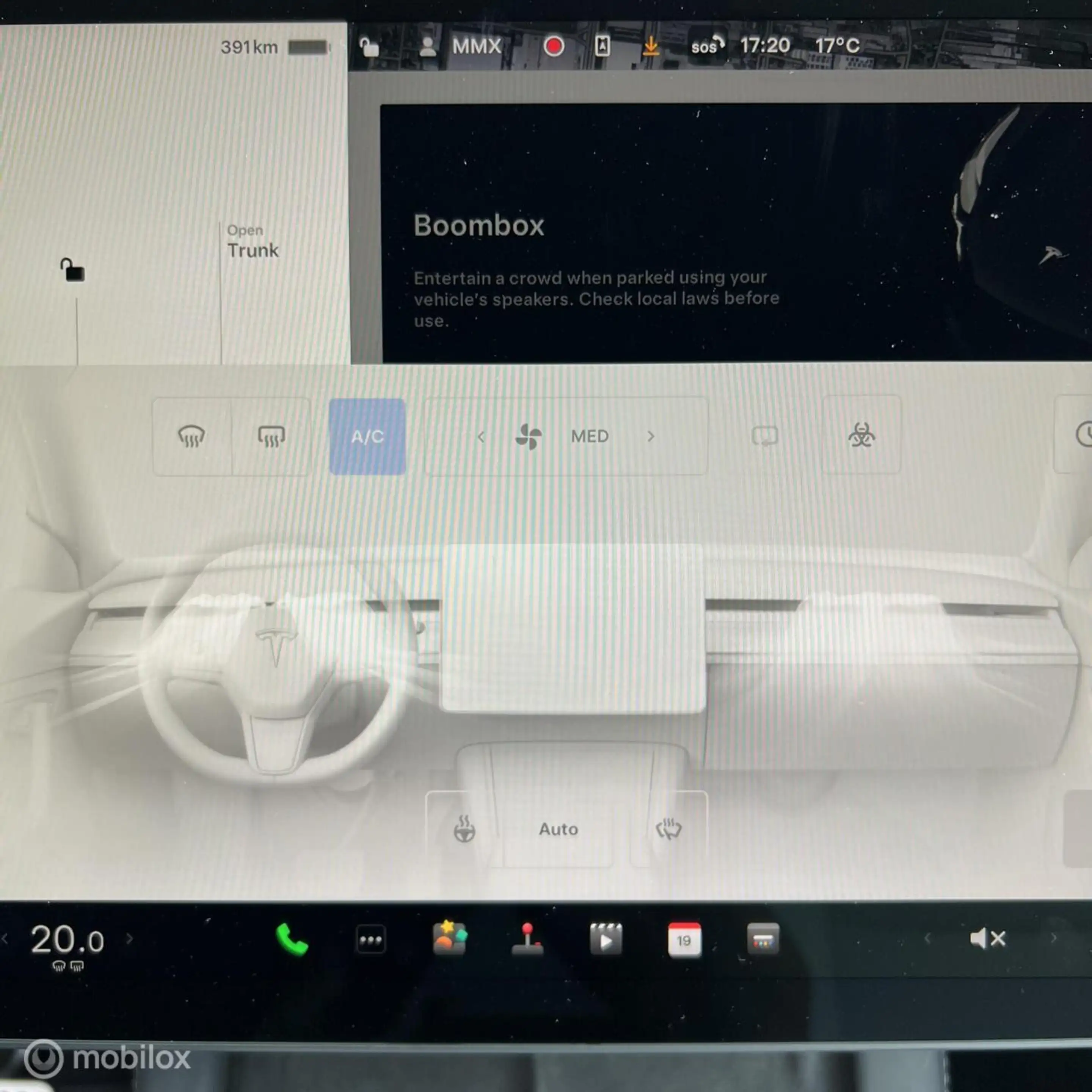 Tesla Model Y Long Range AWD + MMX PACK + IAP +WRAP +20Inch — photo 15
